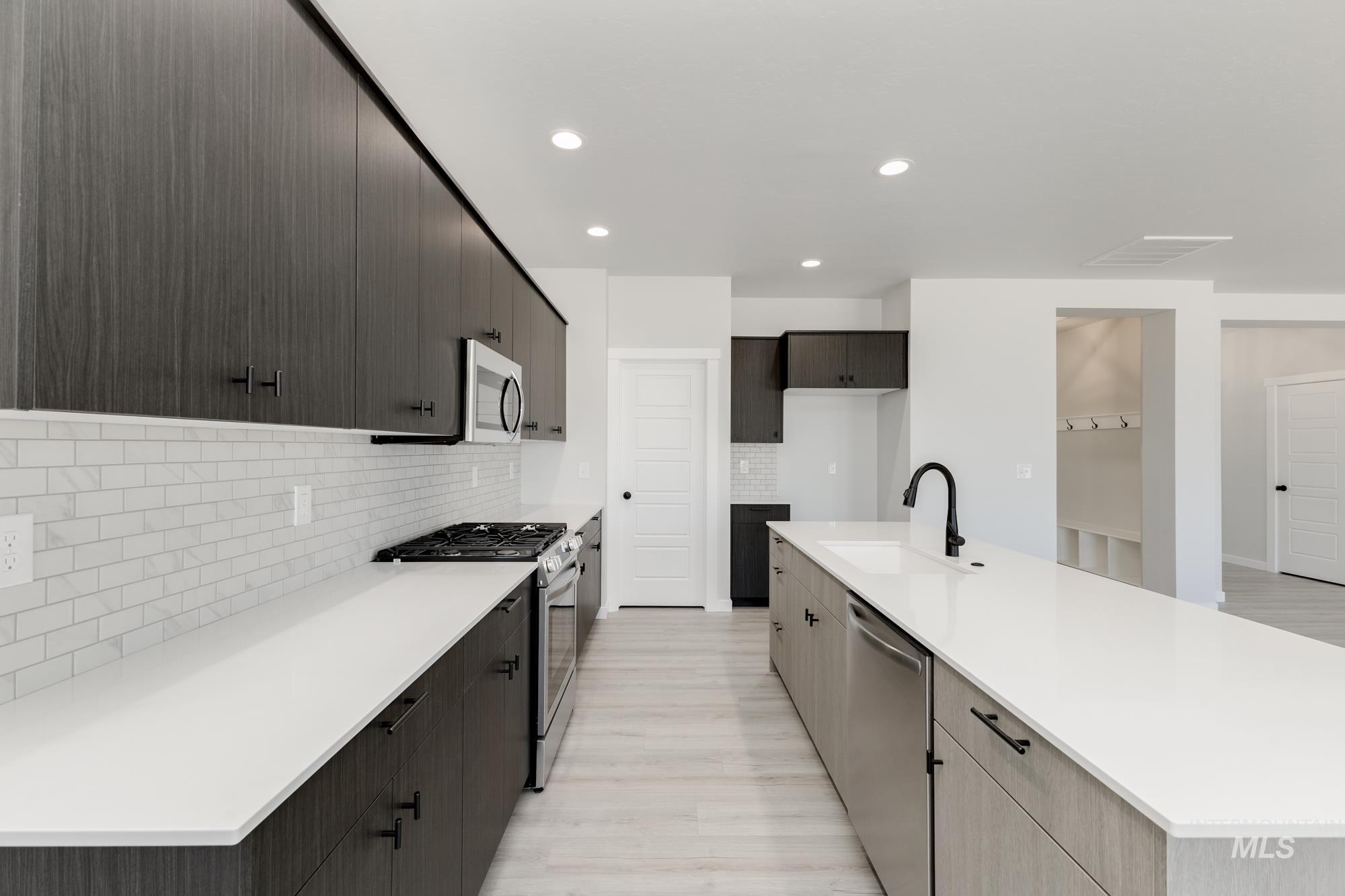 2355 N Carly Ave Property Photo 11