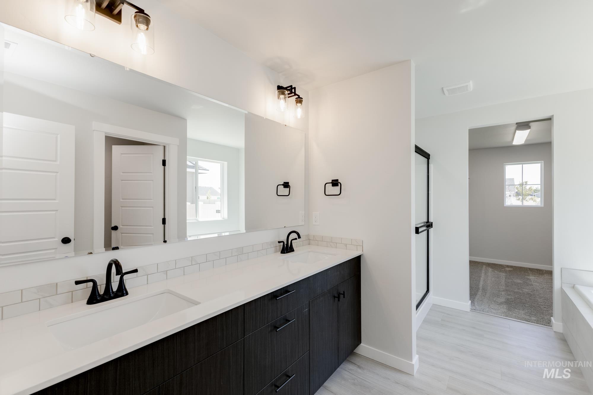 2355 N Carly Ave Property Photo 23