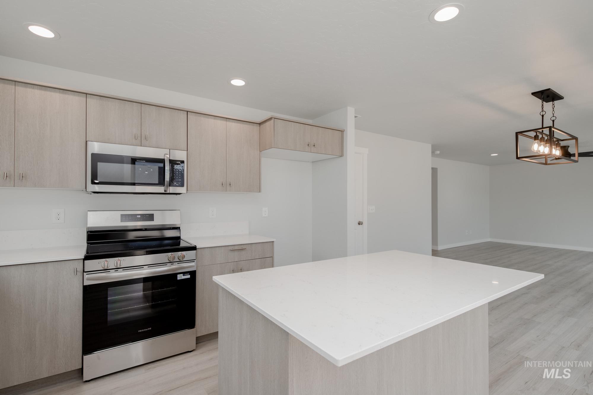 11068 Noble Dr Property Photo 5