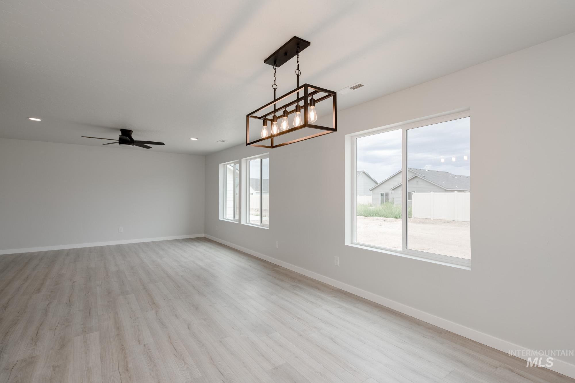 11068 Noble Dr Property Photo 7