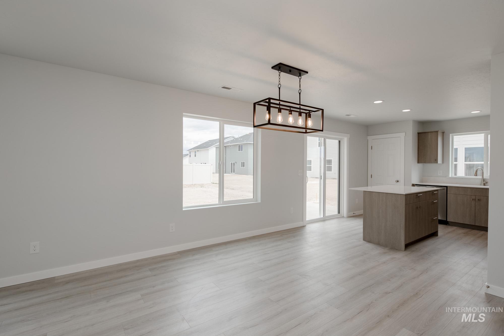 11068 Noble Dr Property Photo 8