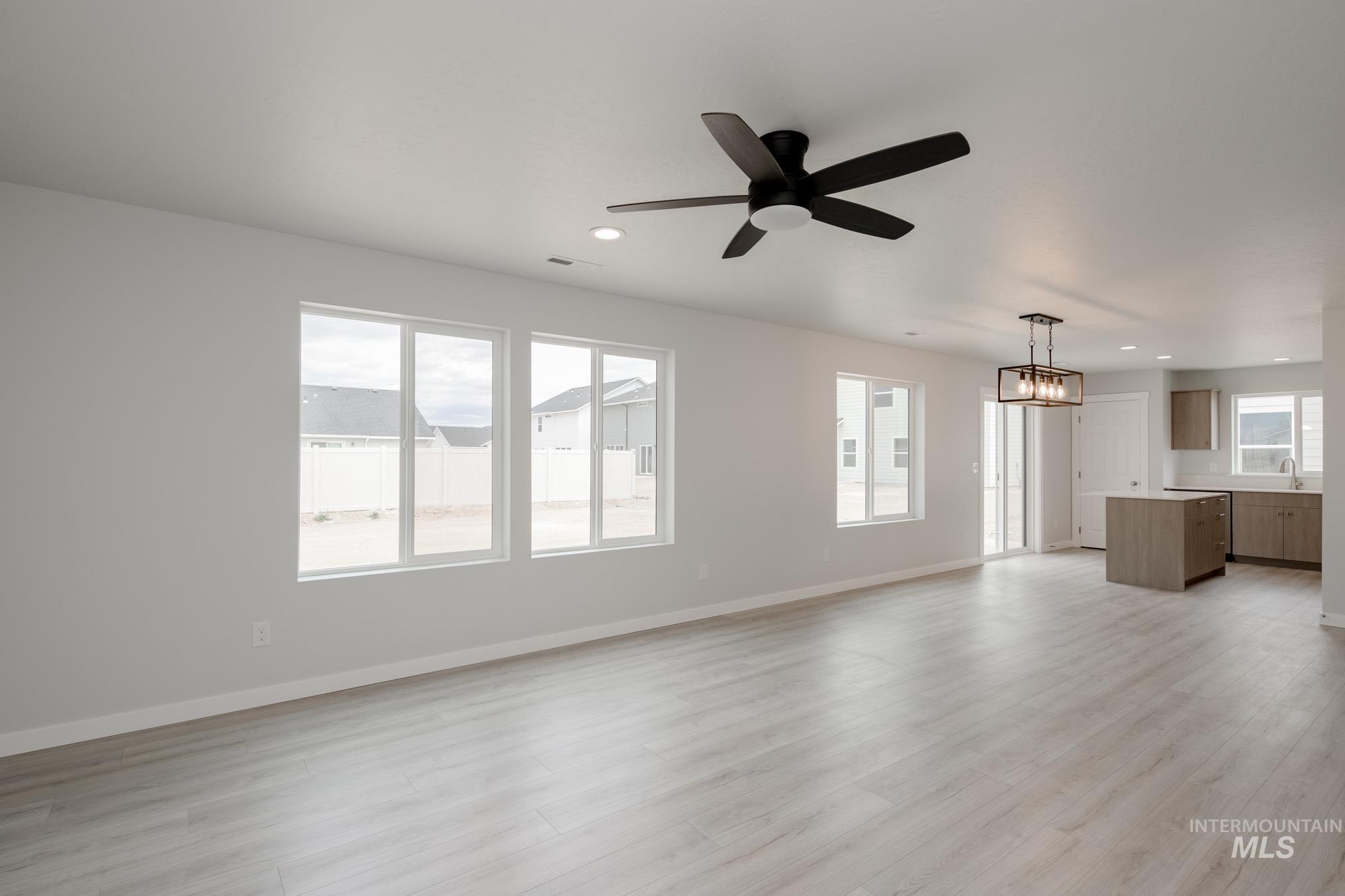 11068 Noble Dr Property Photo 10