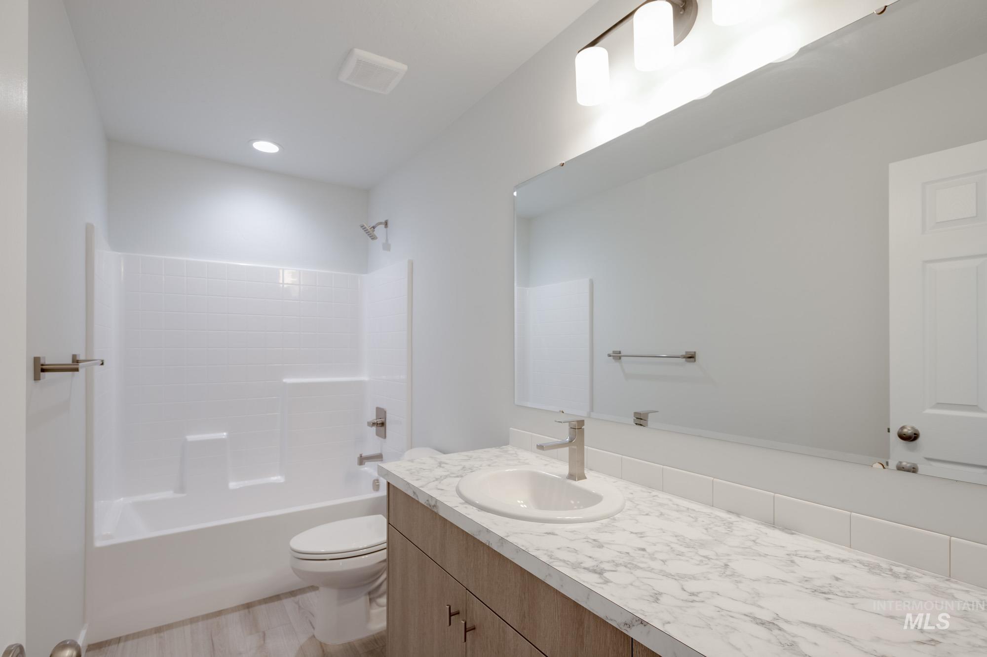 11068 Noble Dr Property Photo 16