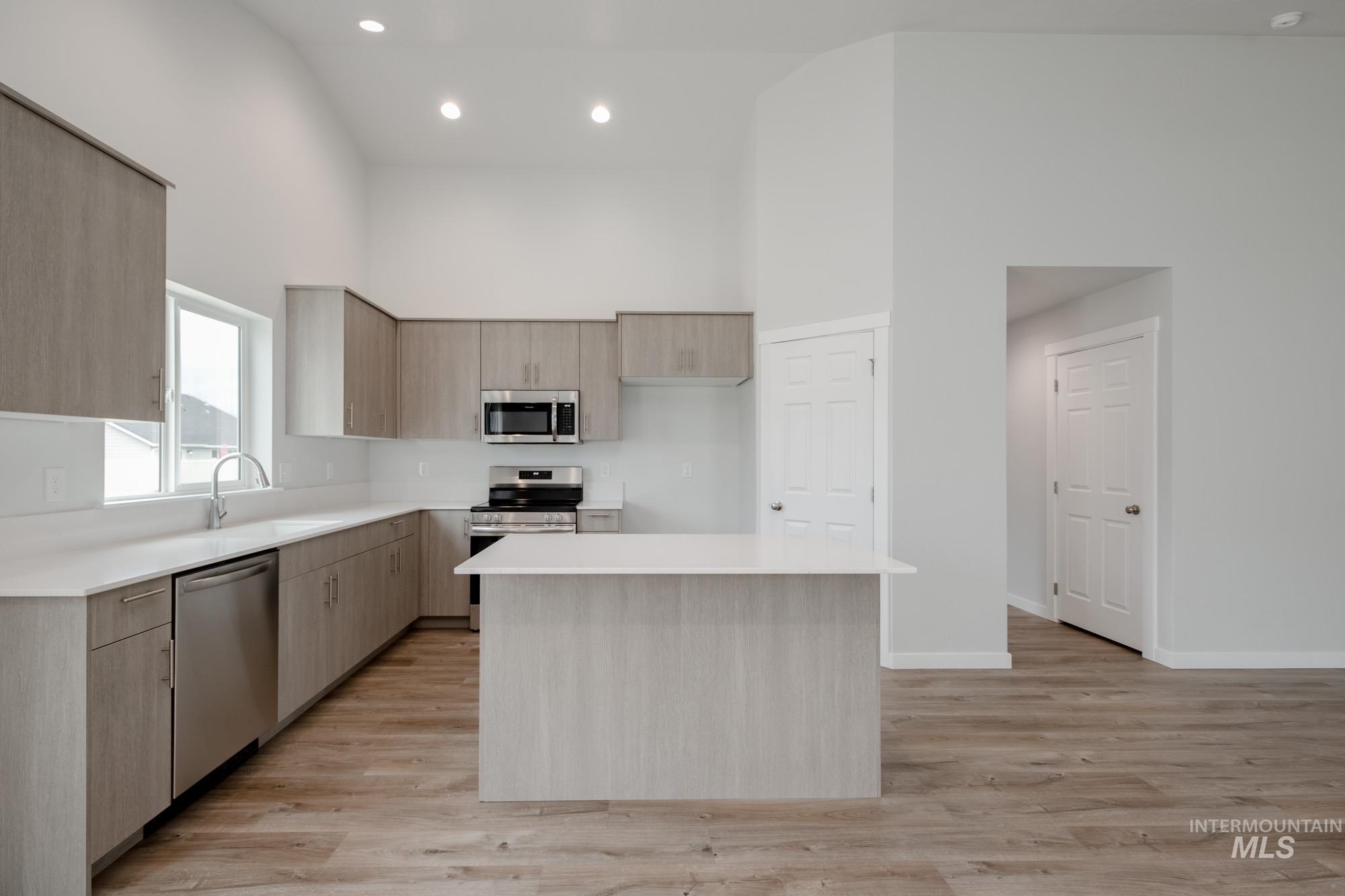 19403 Schooner Ave Property Photo 4