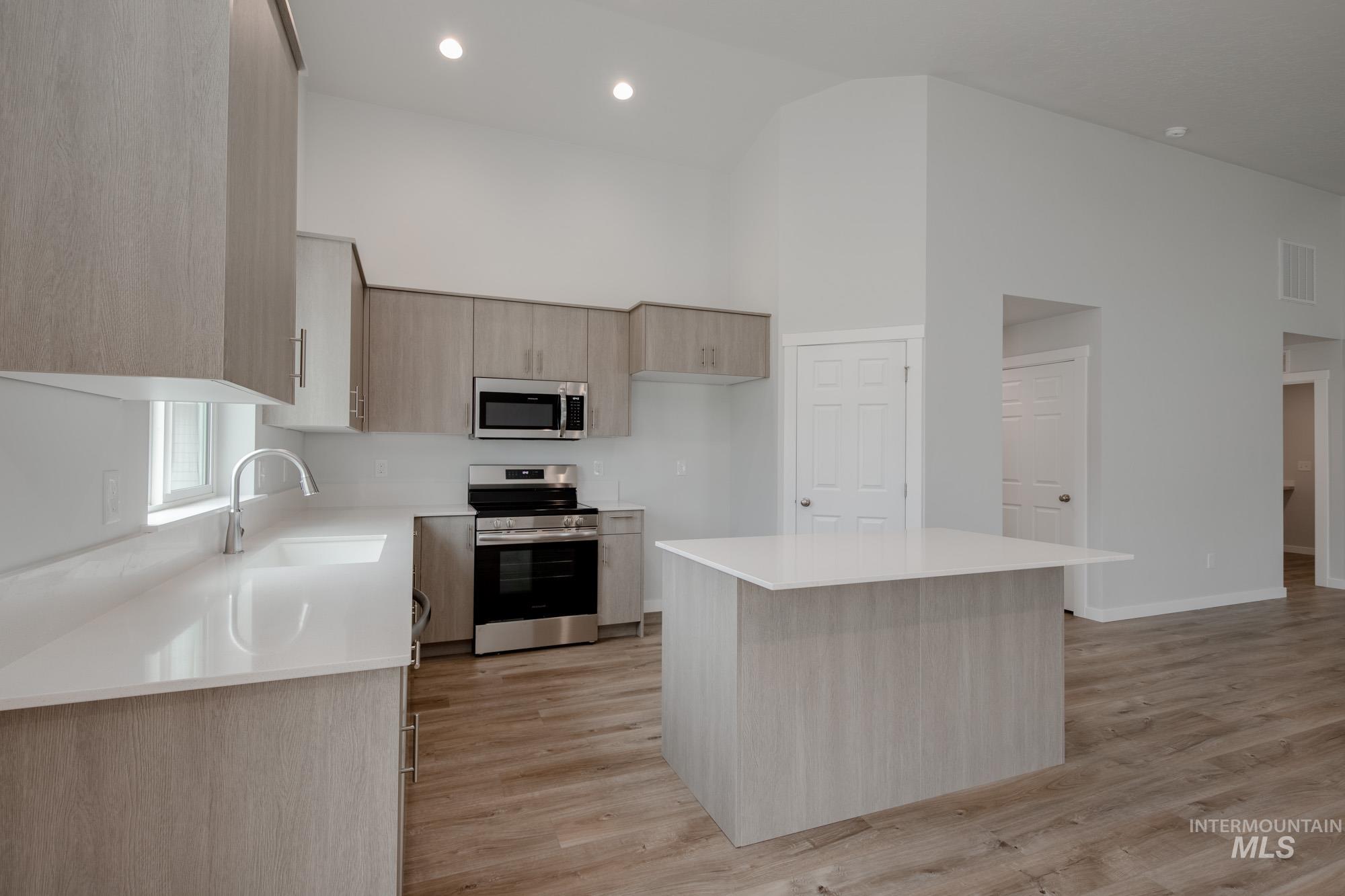 19403 Schooner Ave Property Photo 6