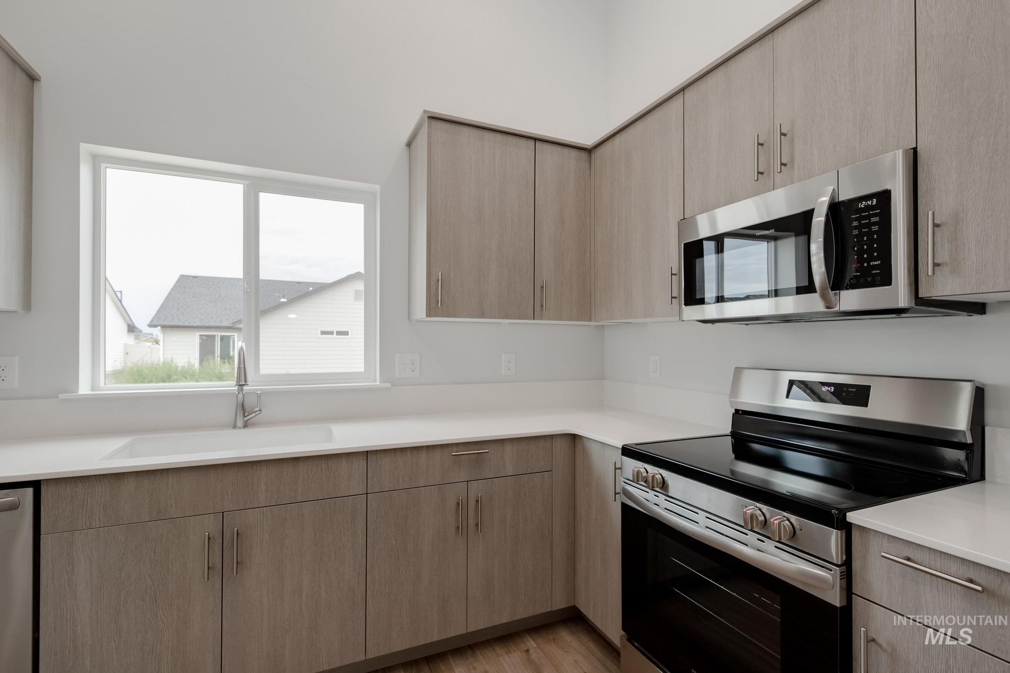 19403 Schooner Ave Property Photo 7