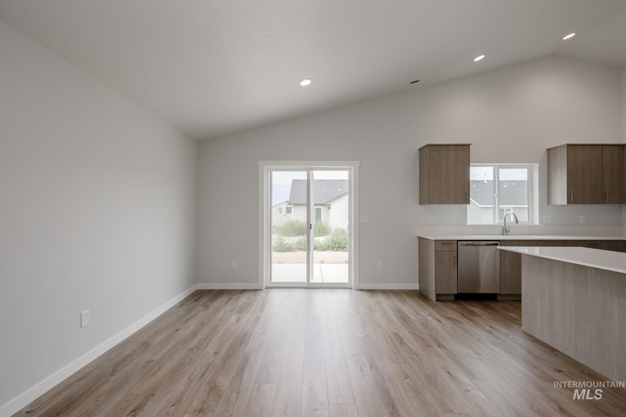 19403 Schooner Ave Property Photo 8