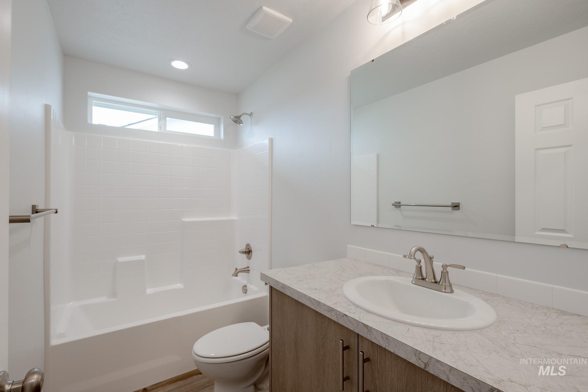 19403 Schooner Ave Property Photo 14