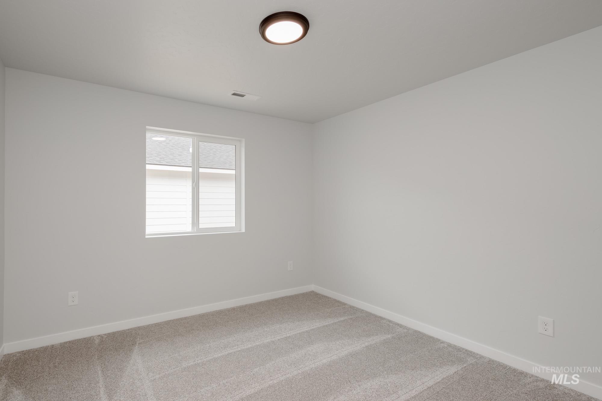 19403 Schooner Ave Property Photo 17