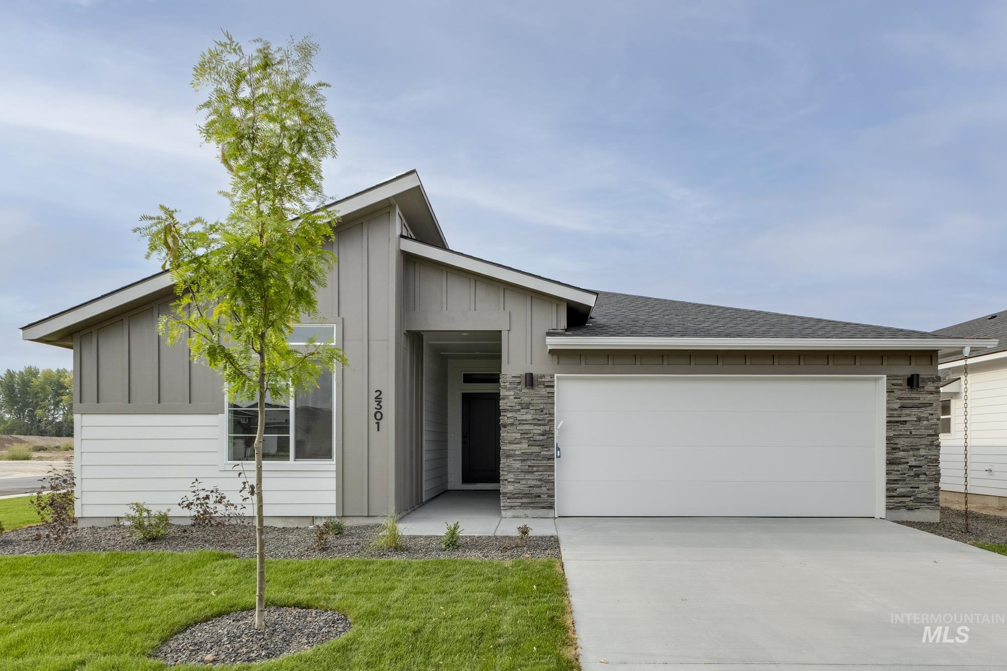 2301 W Opalite Dr Property Photo 1