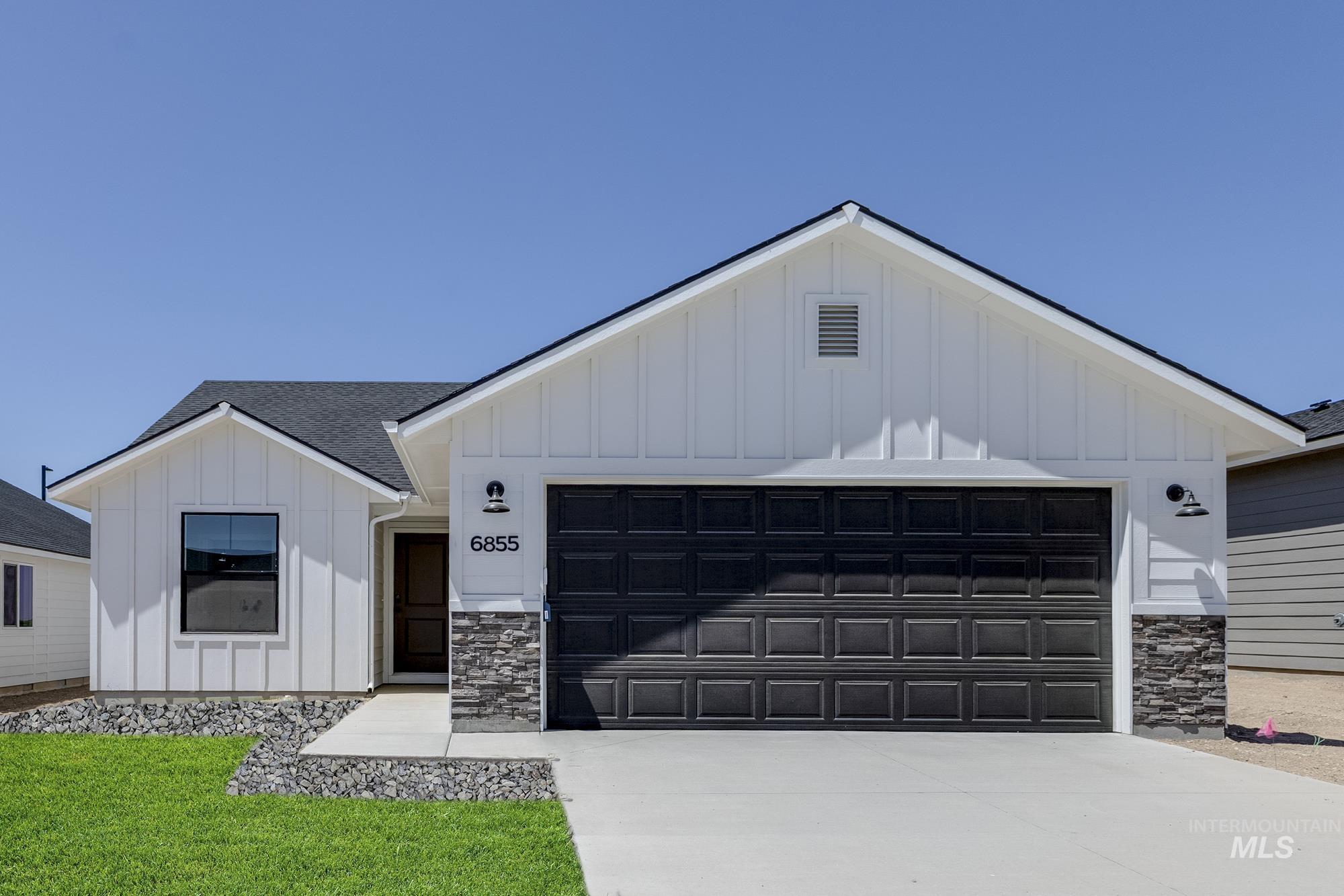 6855 S Old Farm Ave Property Photo 1