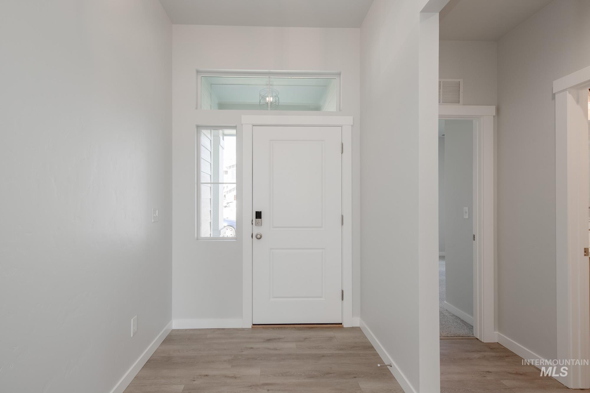 16712 Carlin Ave Property Photo 3