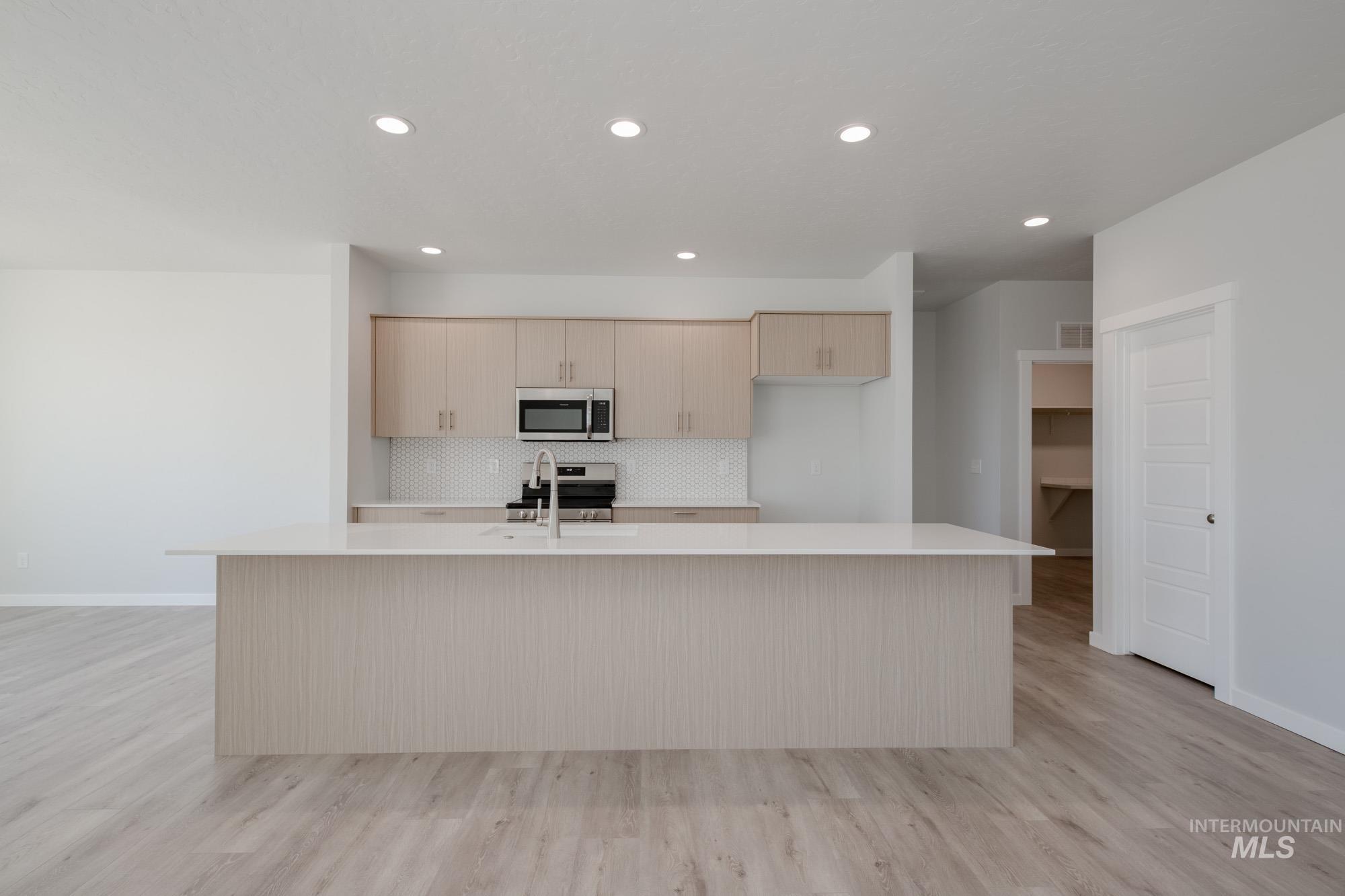 16712 Carlin Ave Property Photo 7