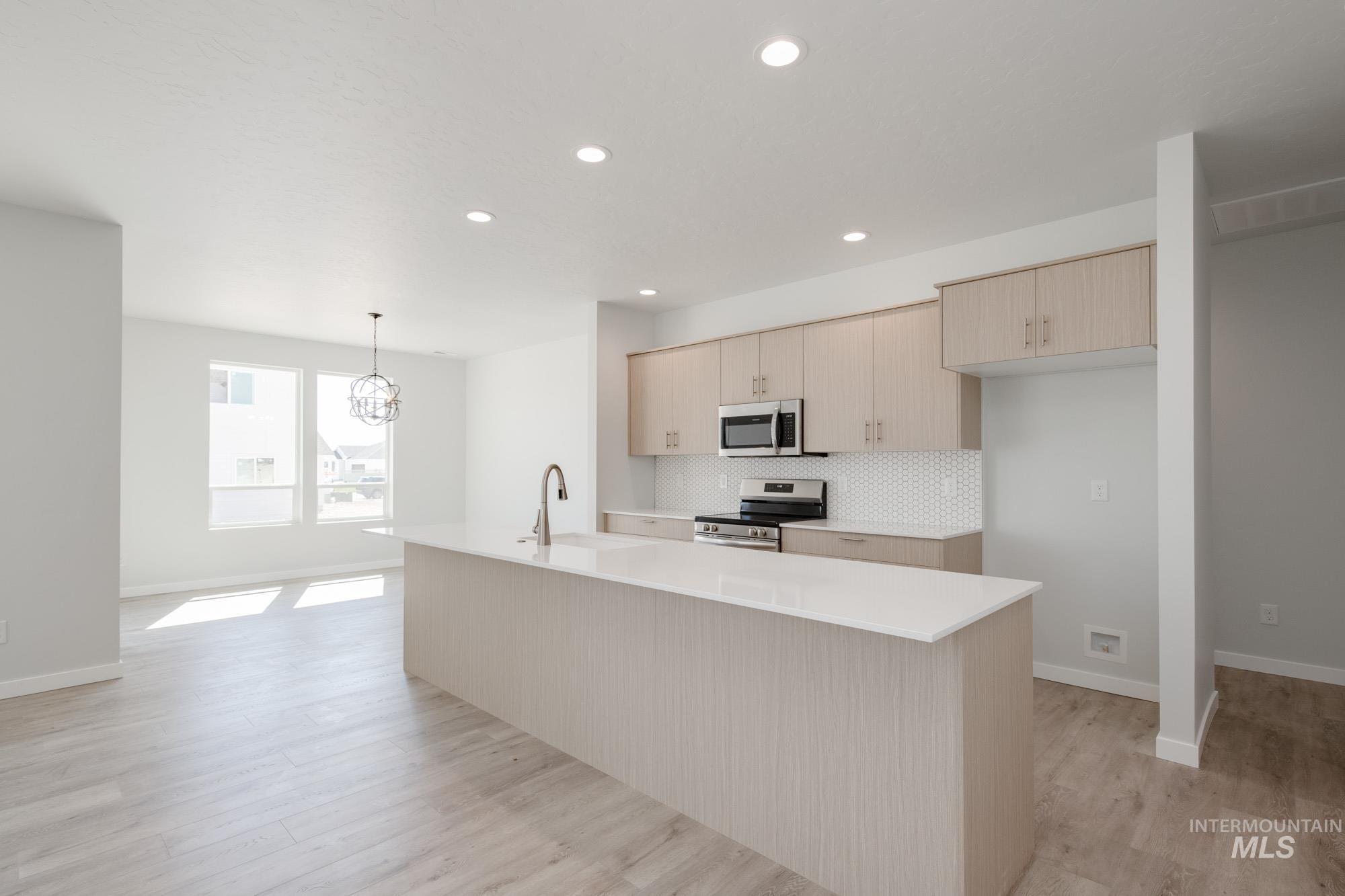 16712 Carlin Ave Property Photo 8