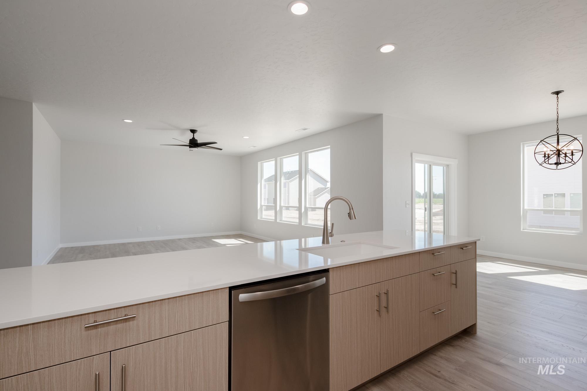 16712 Carlin Ave Property Photo 10