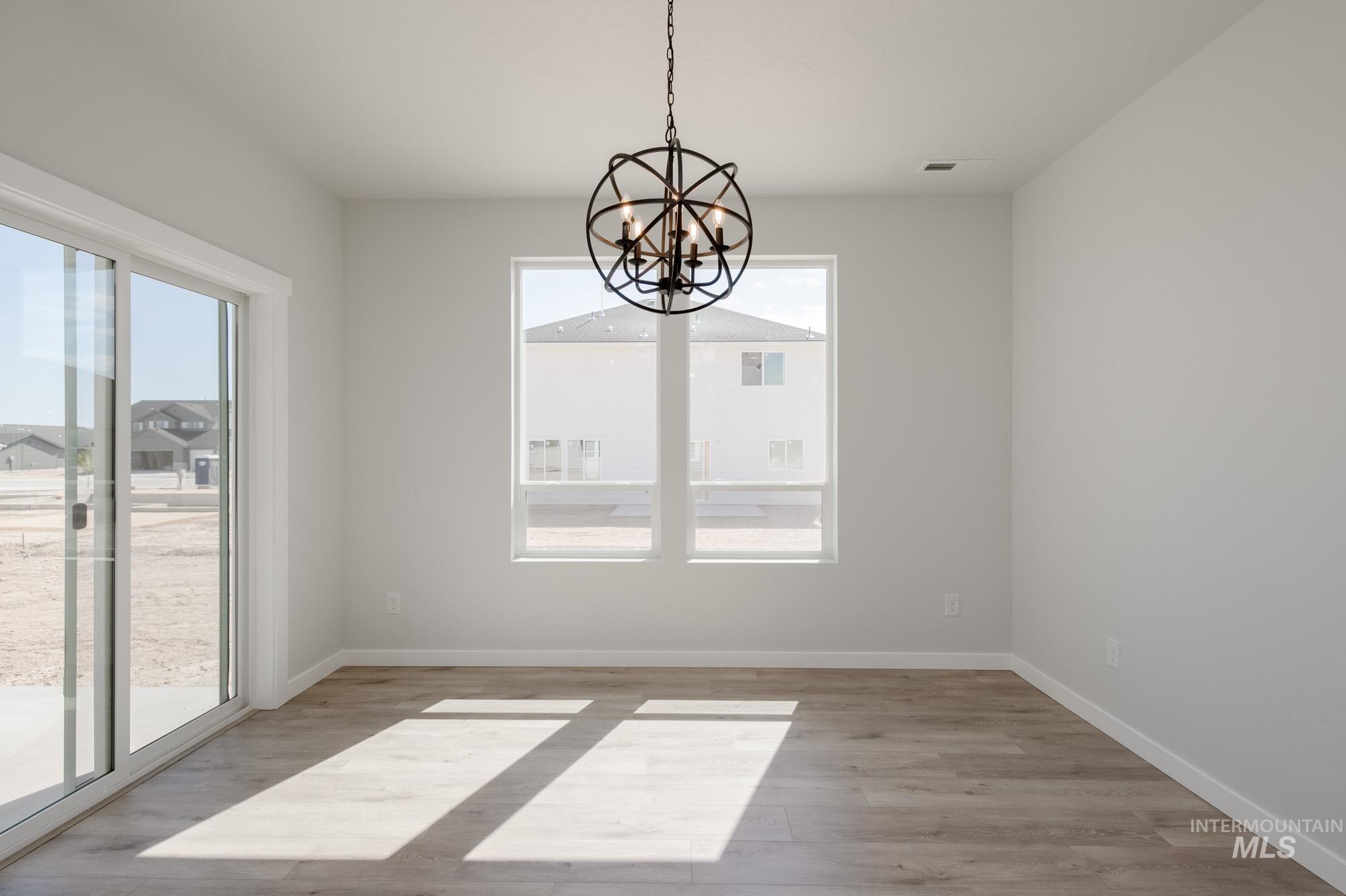 16712 Carlin Ave Property Photo 12