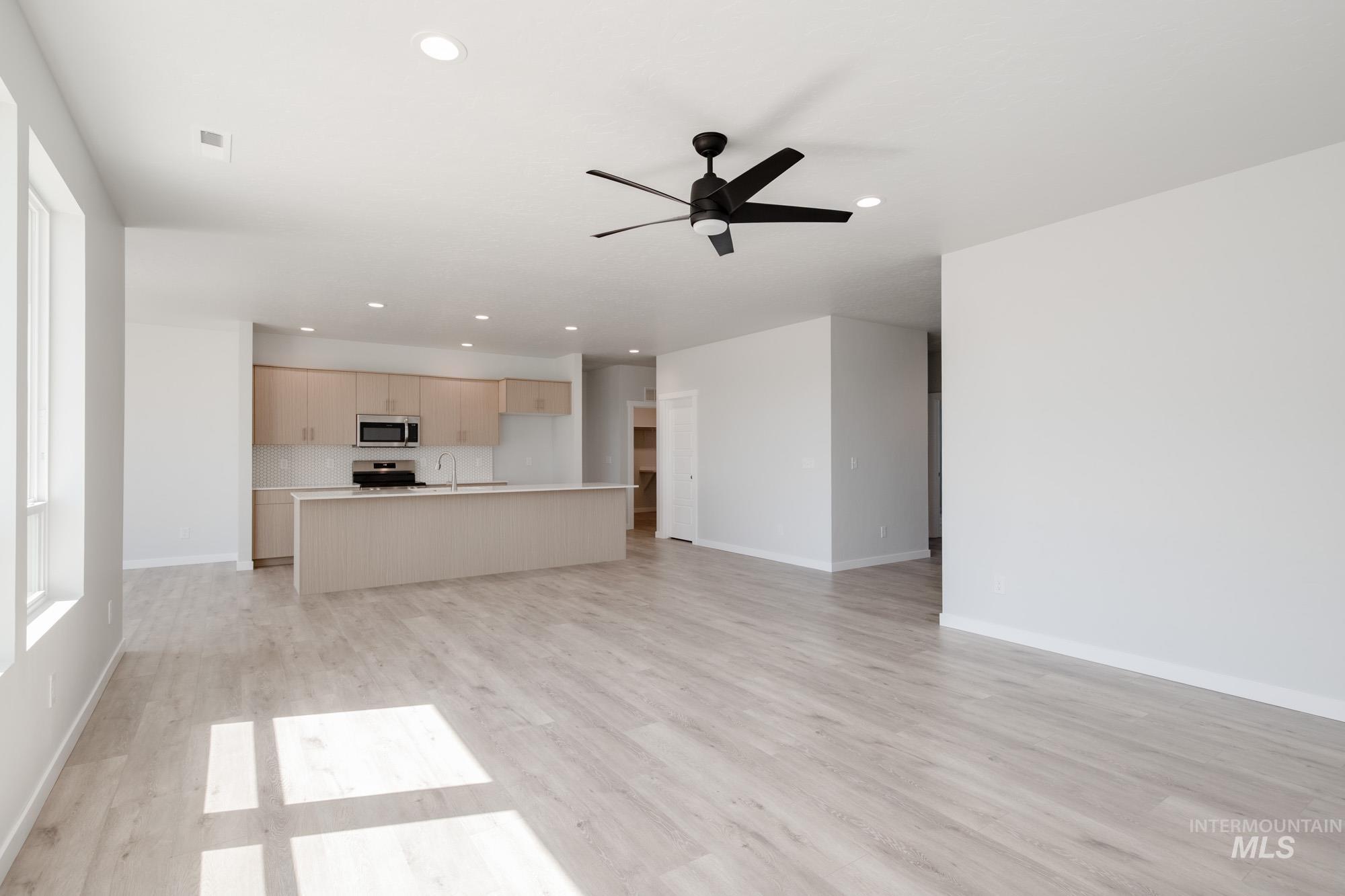 16712 Carlin Ave Property Photo 16