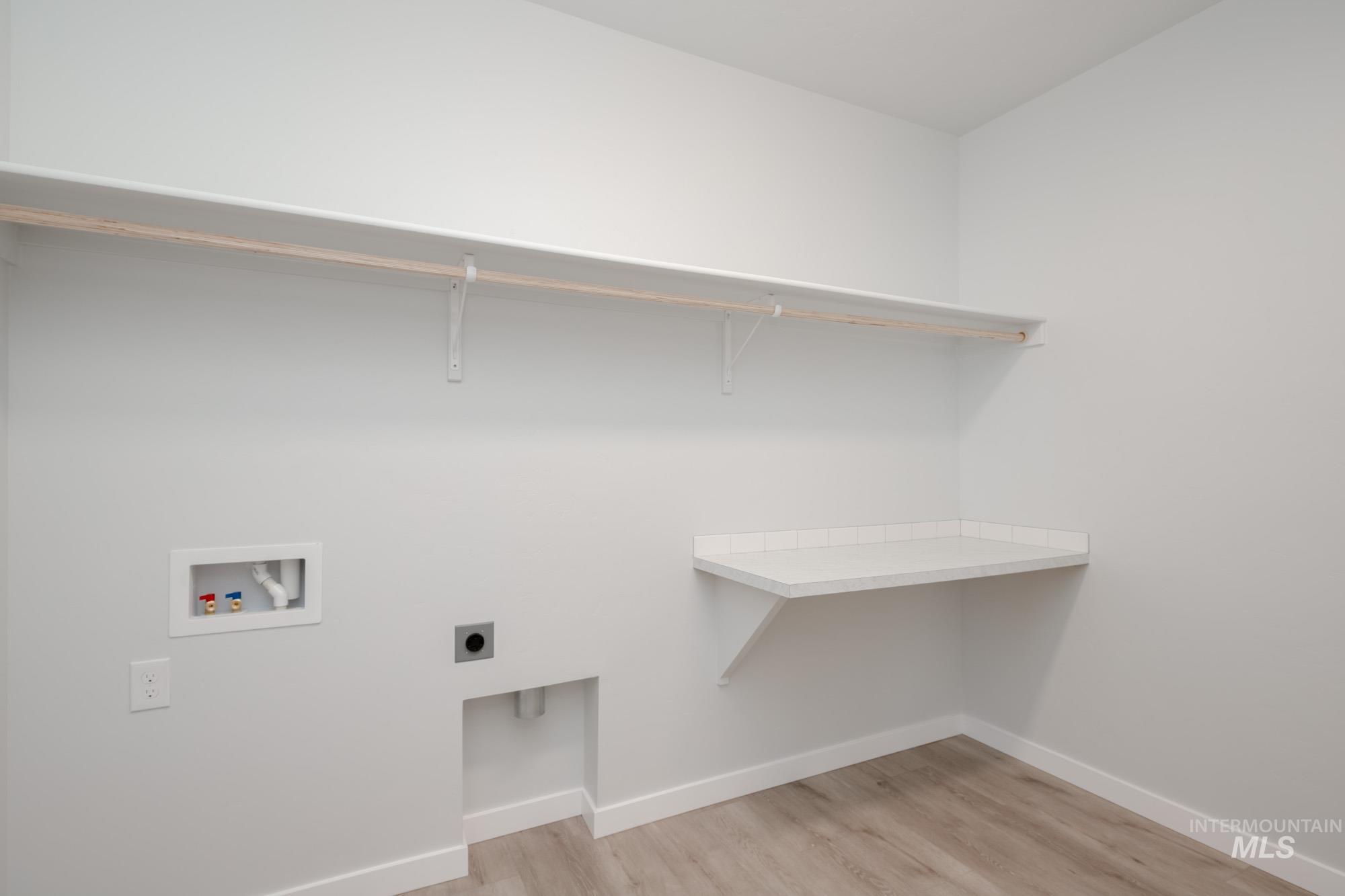 16712 Carlin Ave Property Photo 22