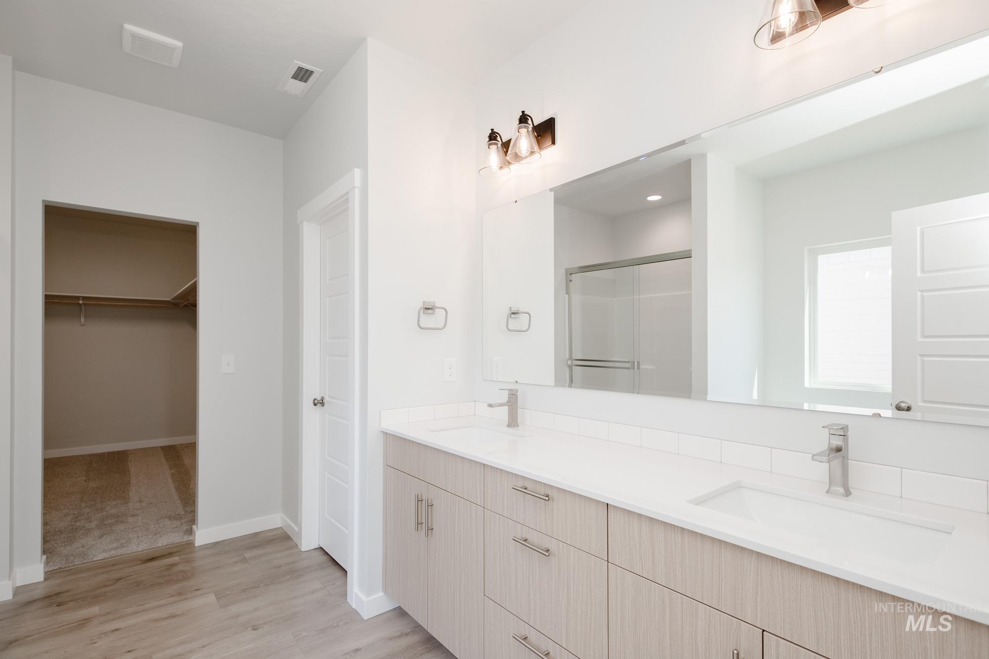 16712 Carlin Ave Property Photo 25