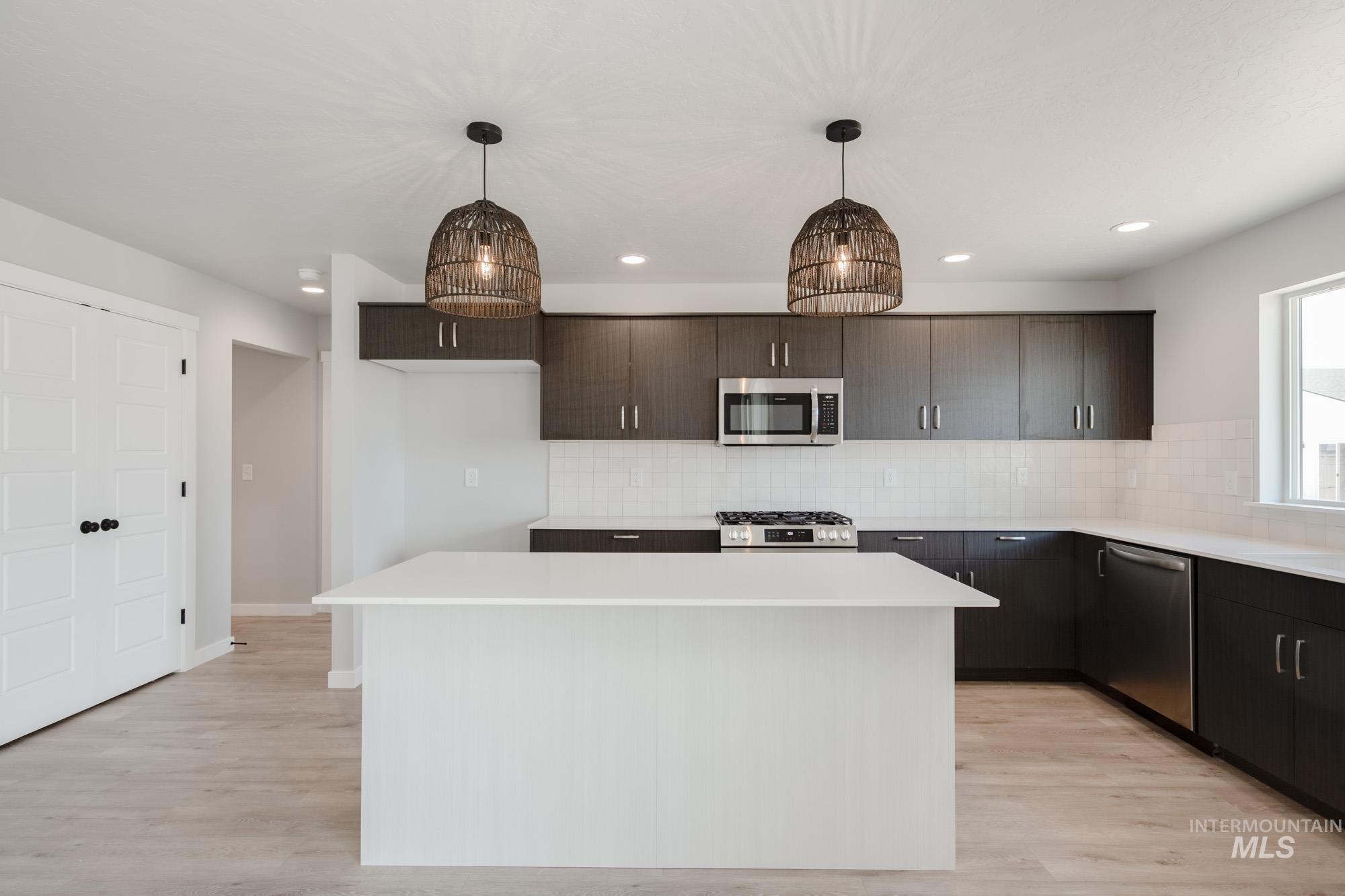 16740 Carlin Ave Property Photo 5