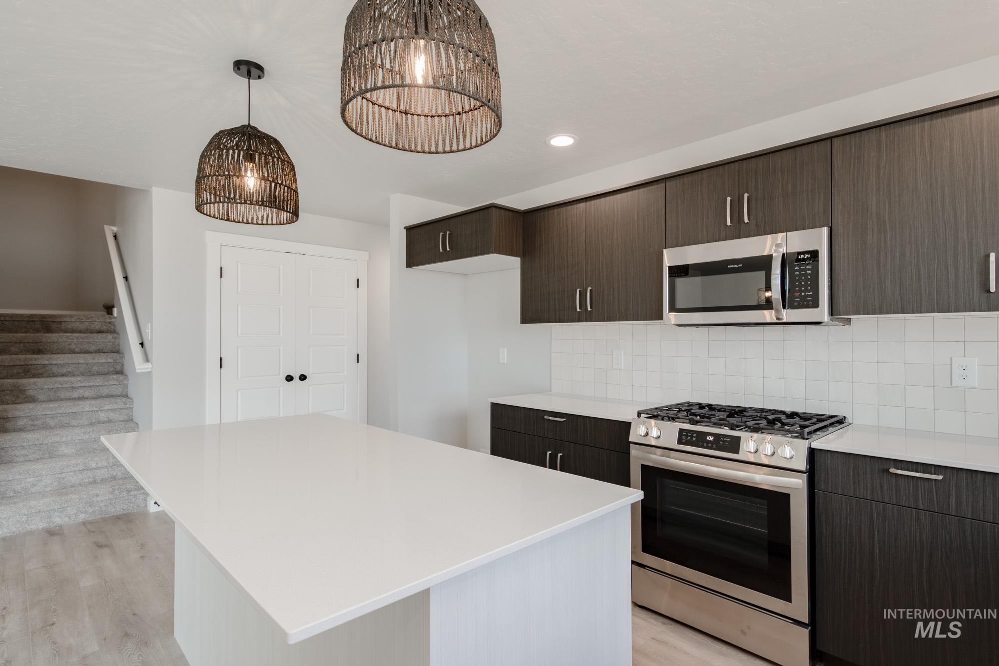 16740 Carlin Ave Property Photo 6