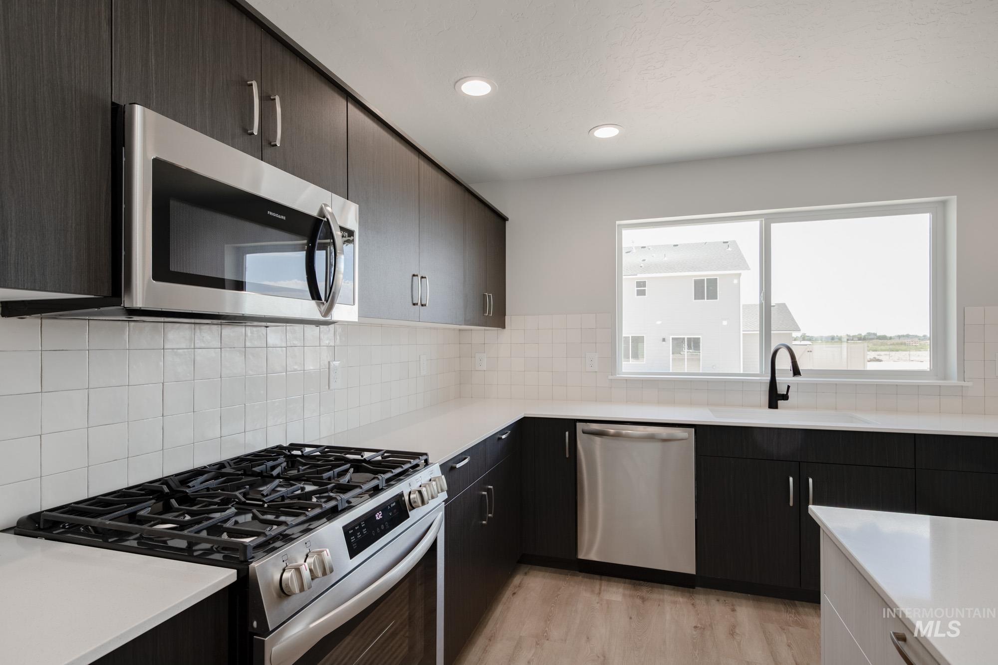 16740 Carlin Ave Property Photo 7