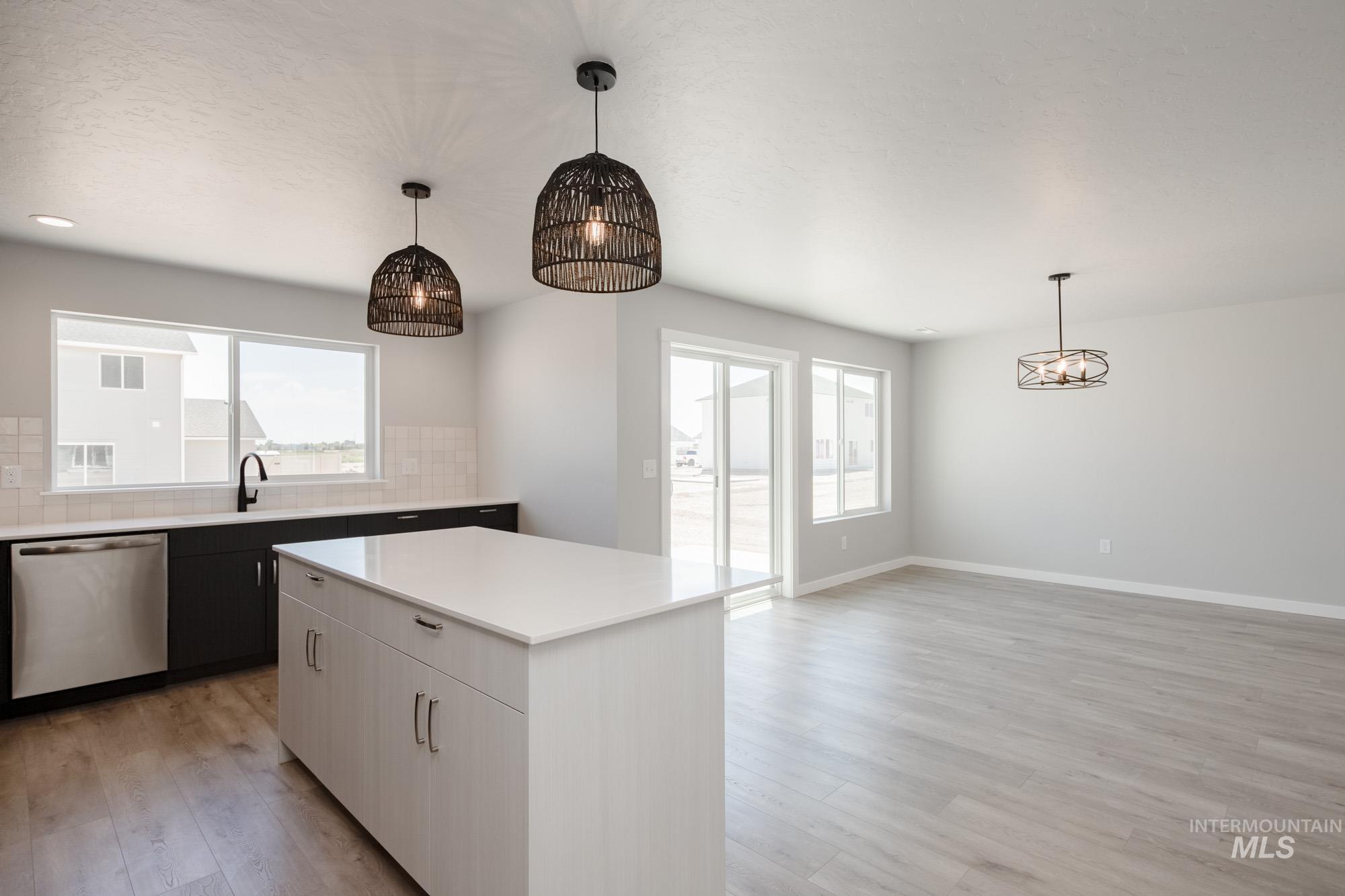 16740 Carlin Ave Property Photo 9