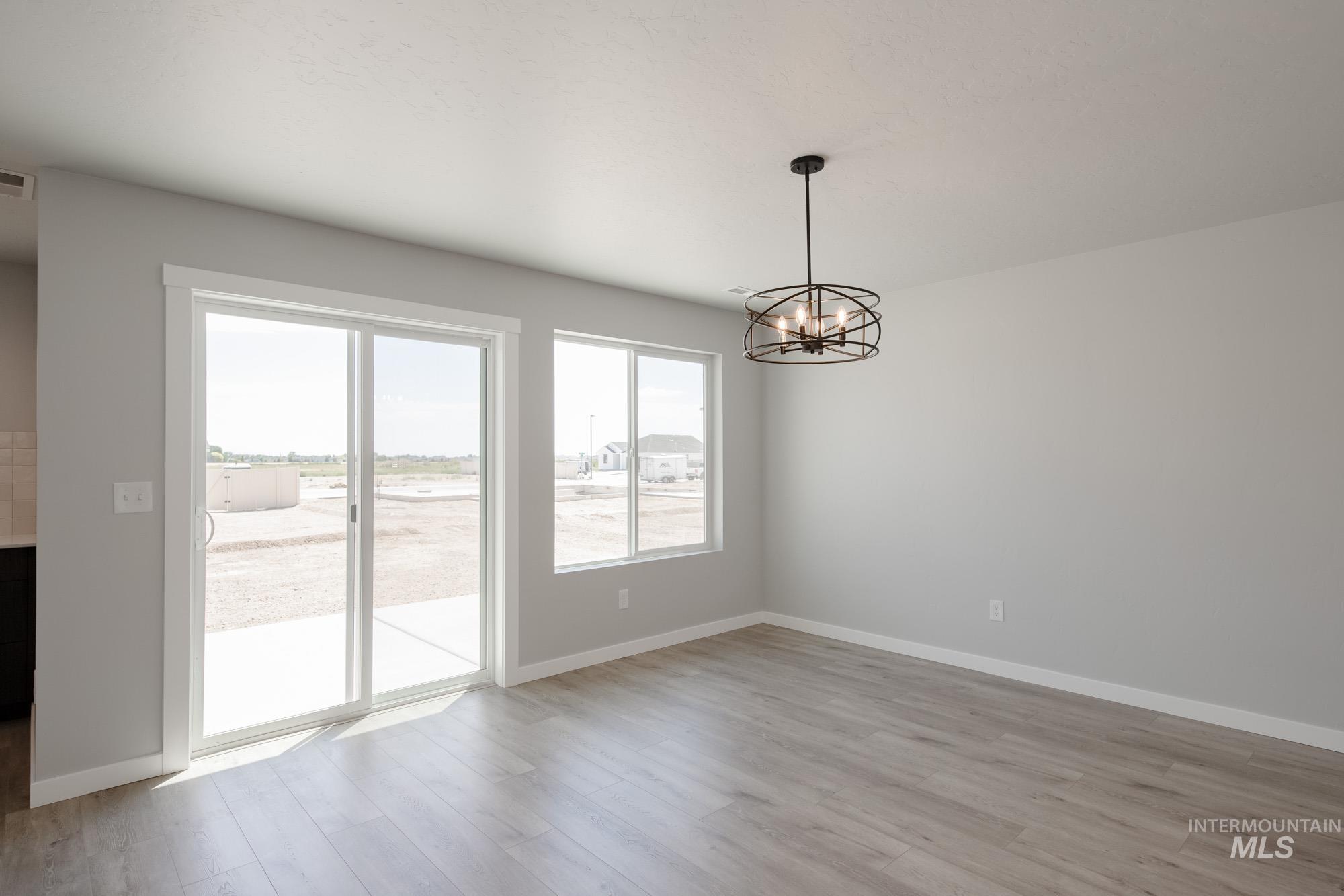 16740 Carlin Ave Property Photo 10