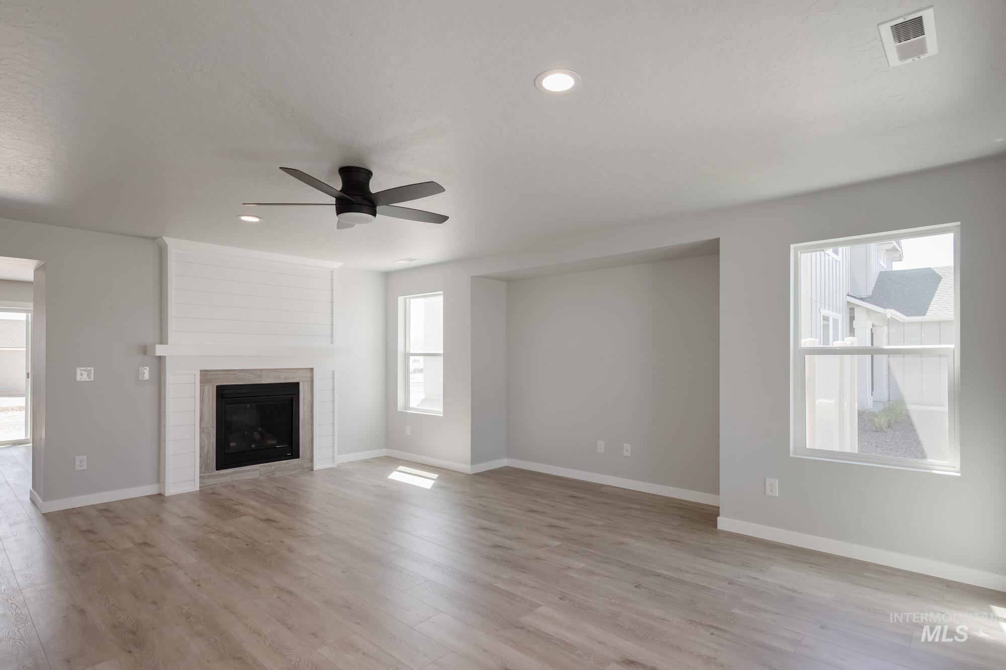 16740 Carlin Ave Property Photo 12