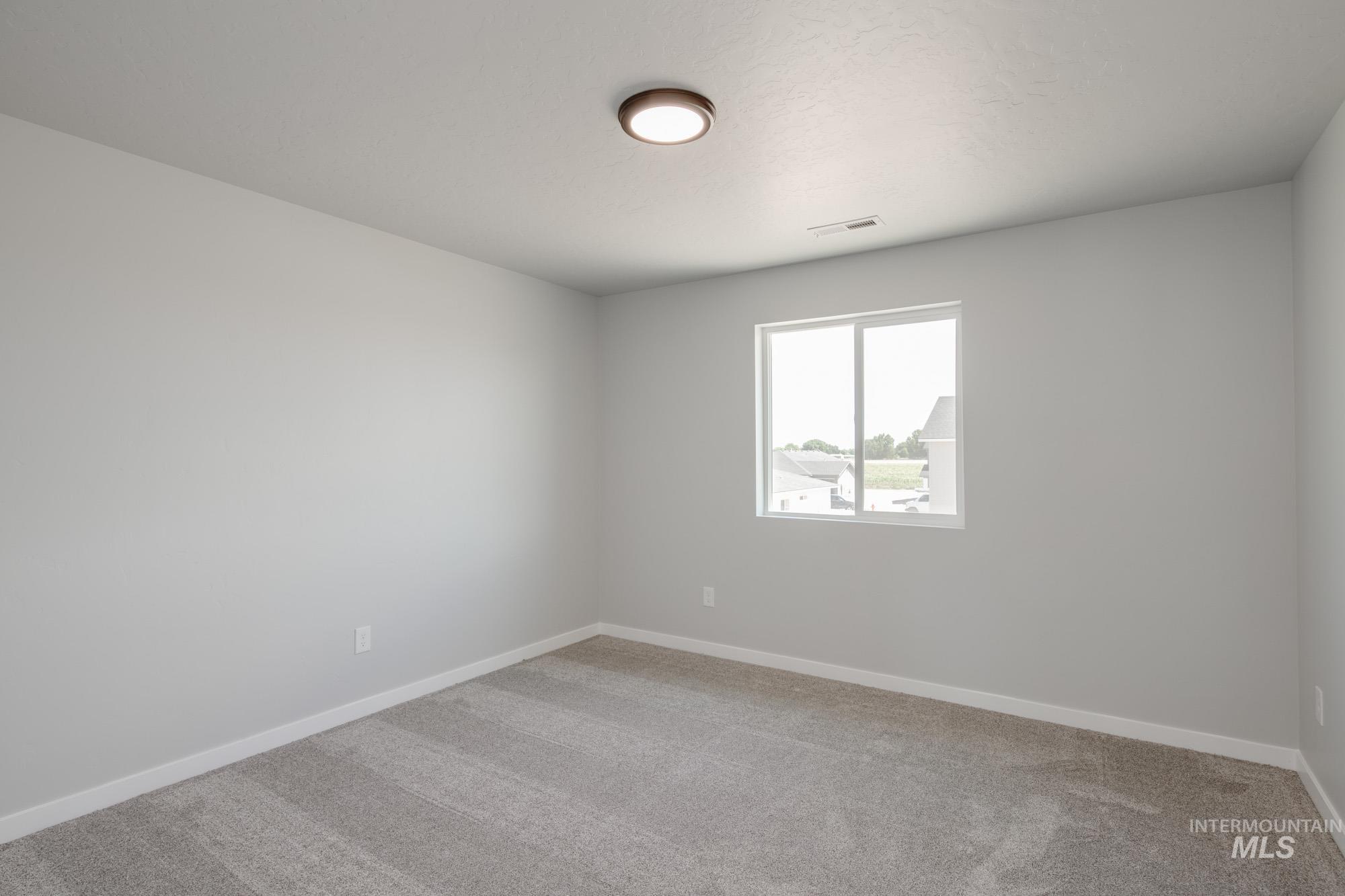 16740 Carlin Ave Property Photo 18