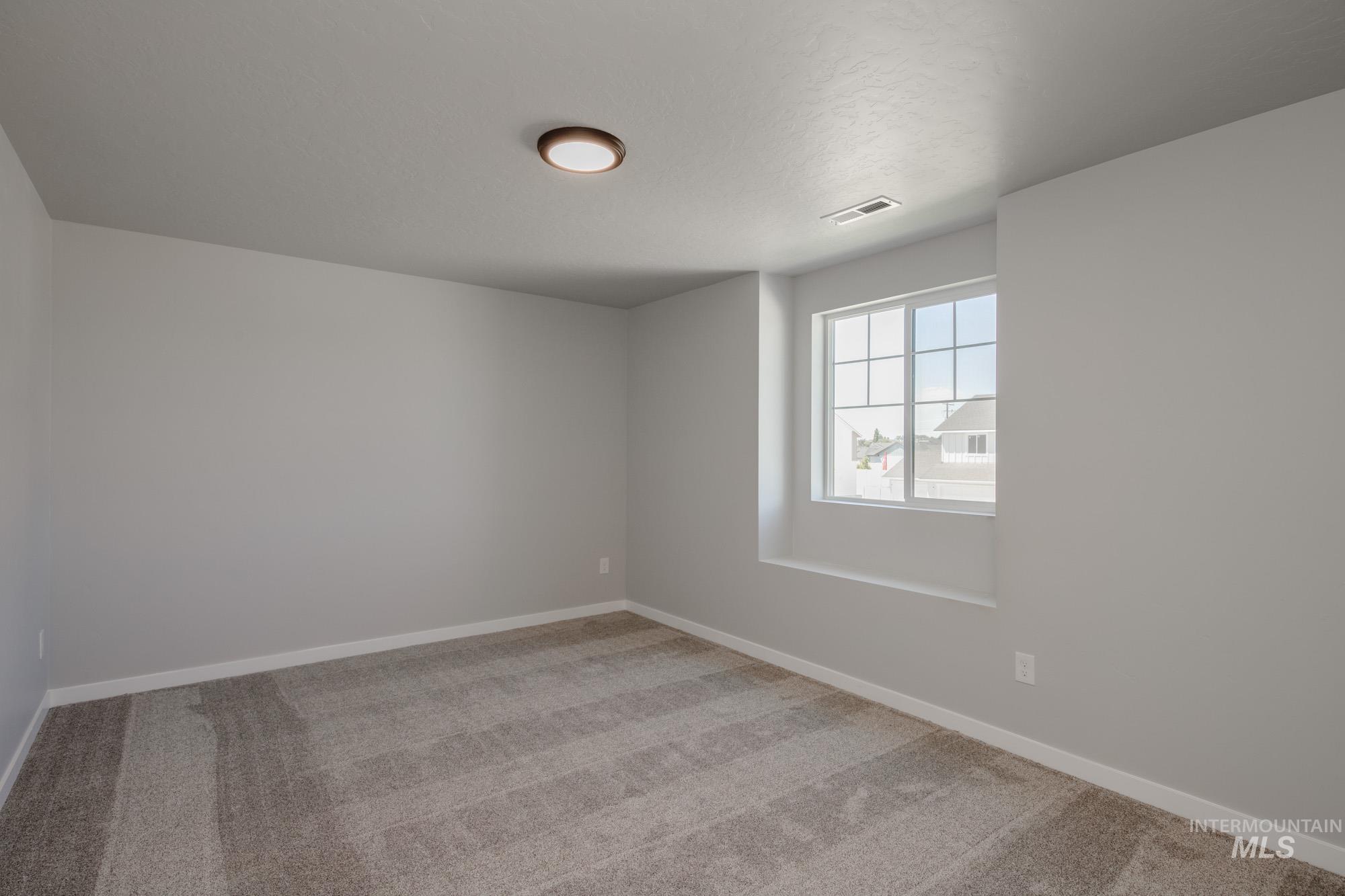 16740 Carlin Ave Property Photo 27