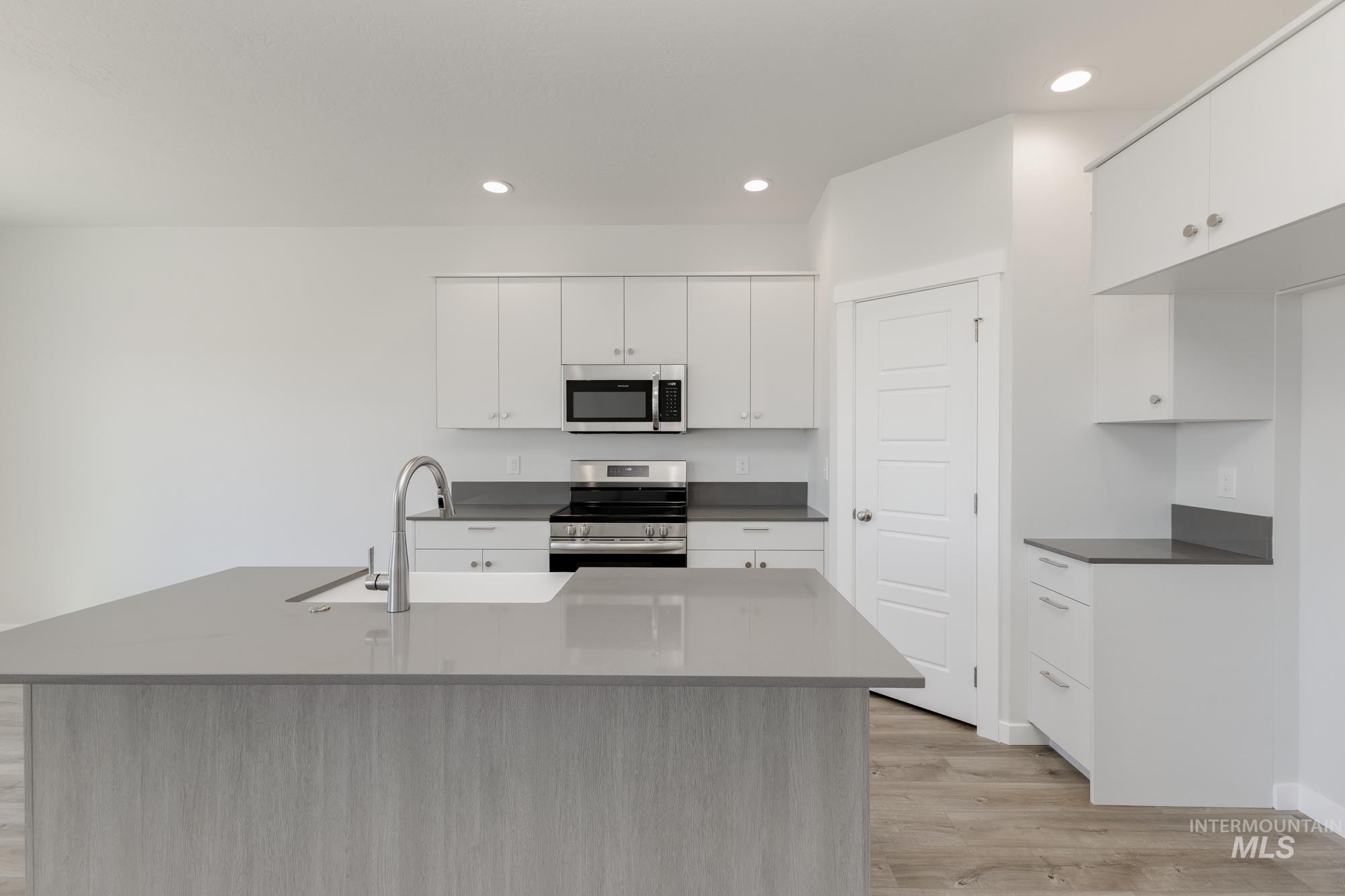 1003 E Perjue Basin Dr Property Photo 9