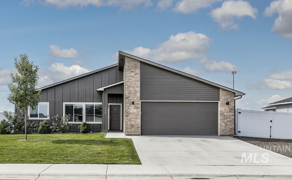 426 Stagecoach Ave Property Photo 1