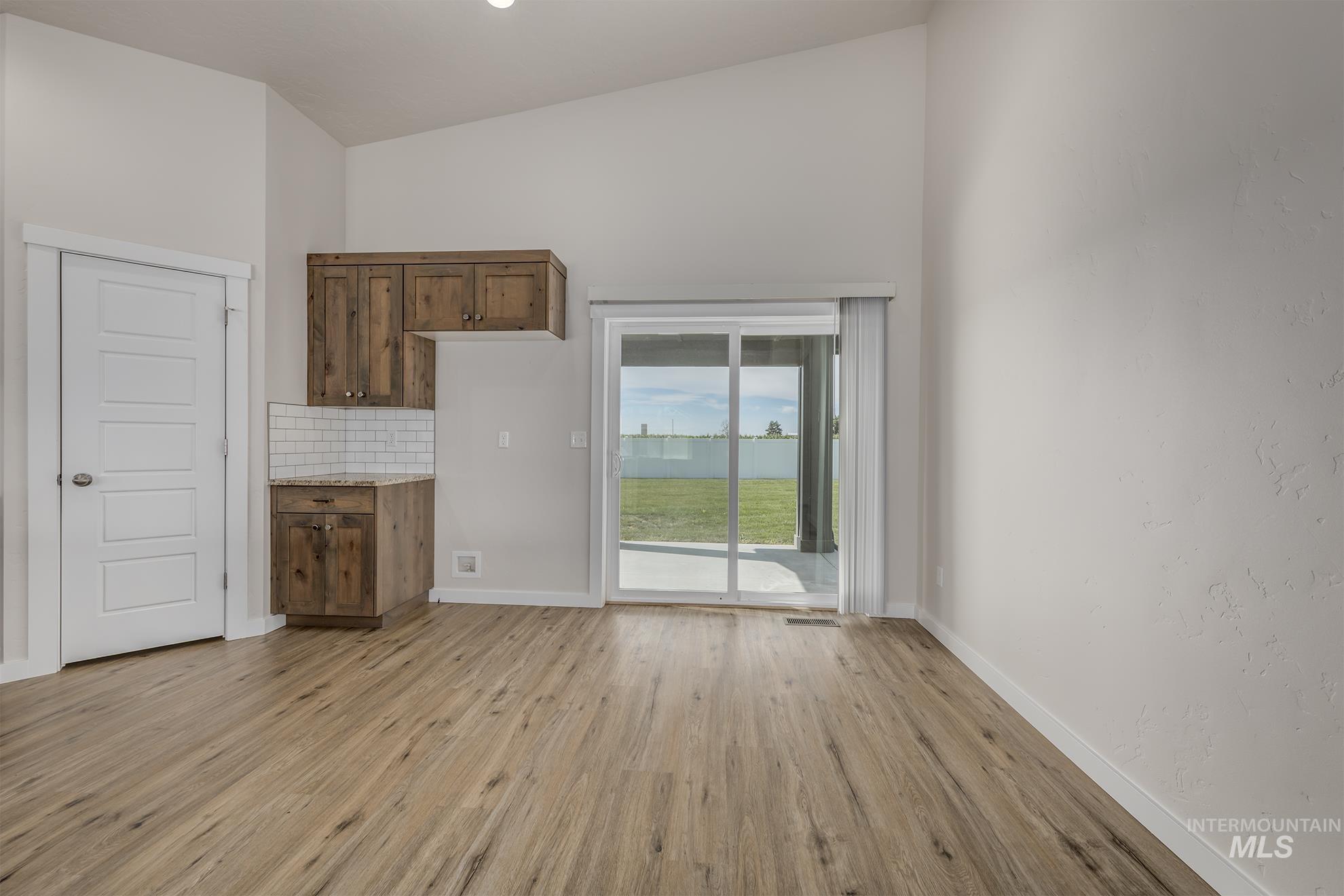 426 Stagecoach Ave Property Photo 12