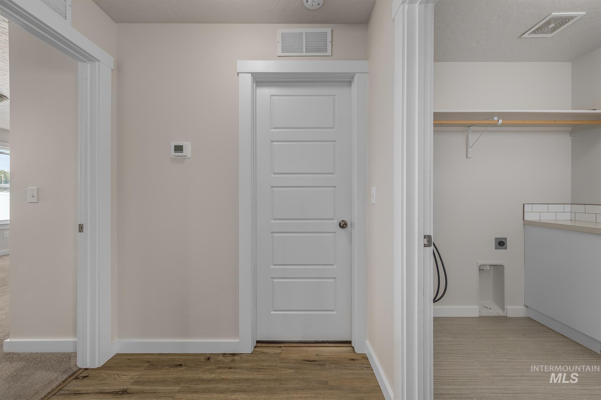 426 Stagecoach Ave Property Photo 13