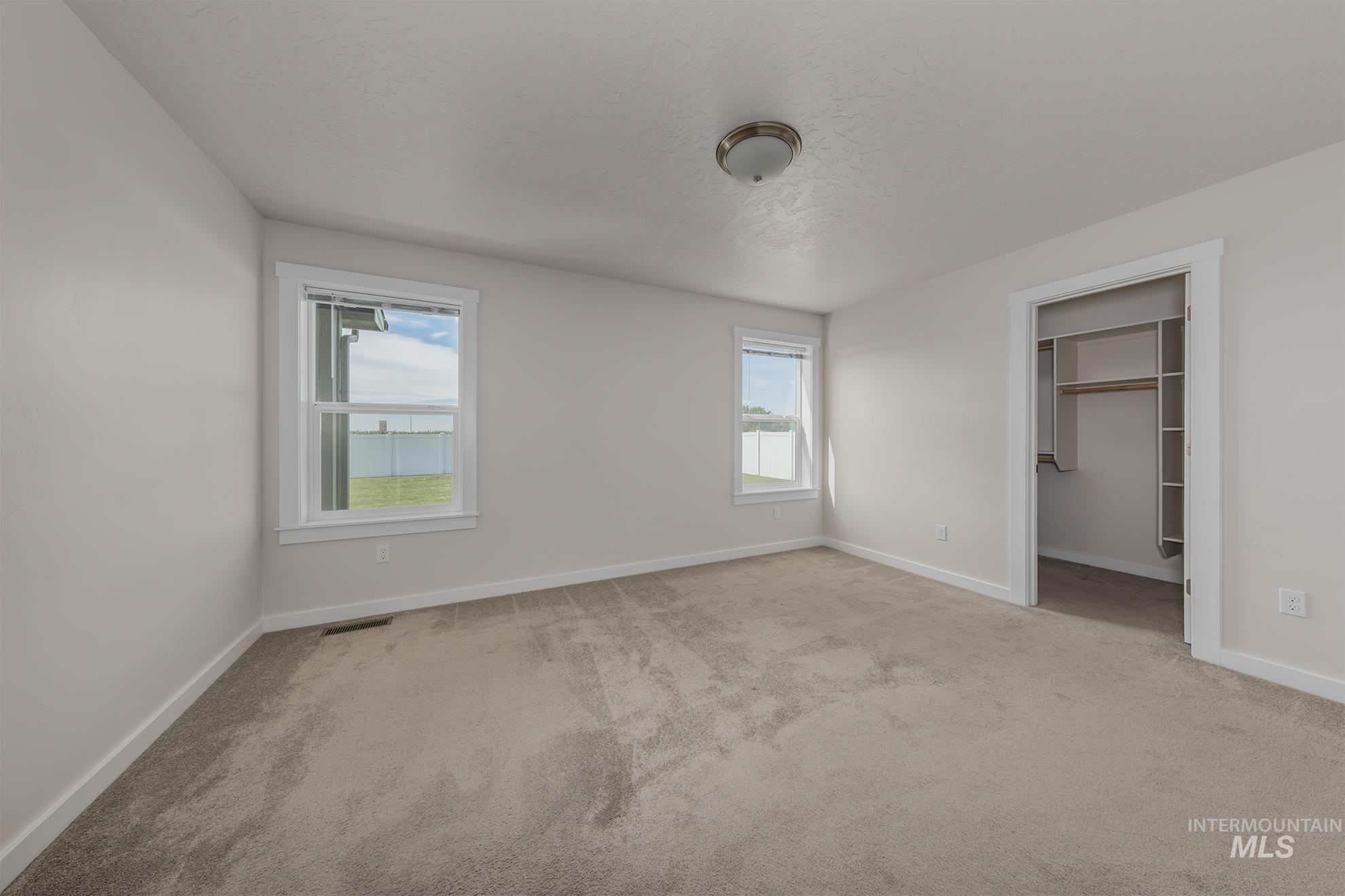 426 Stagecoach Ave Property Photo 16