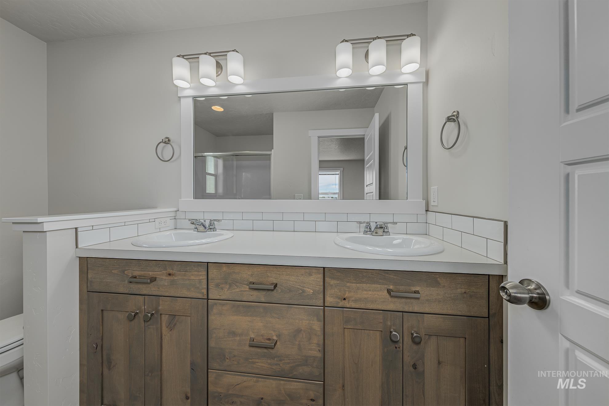 426 Stagecoach Ave Property Photo 19