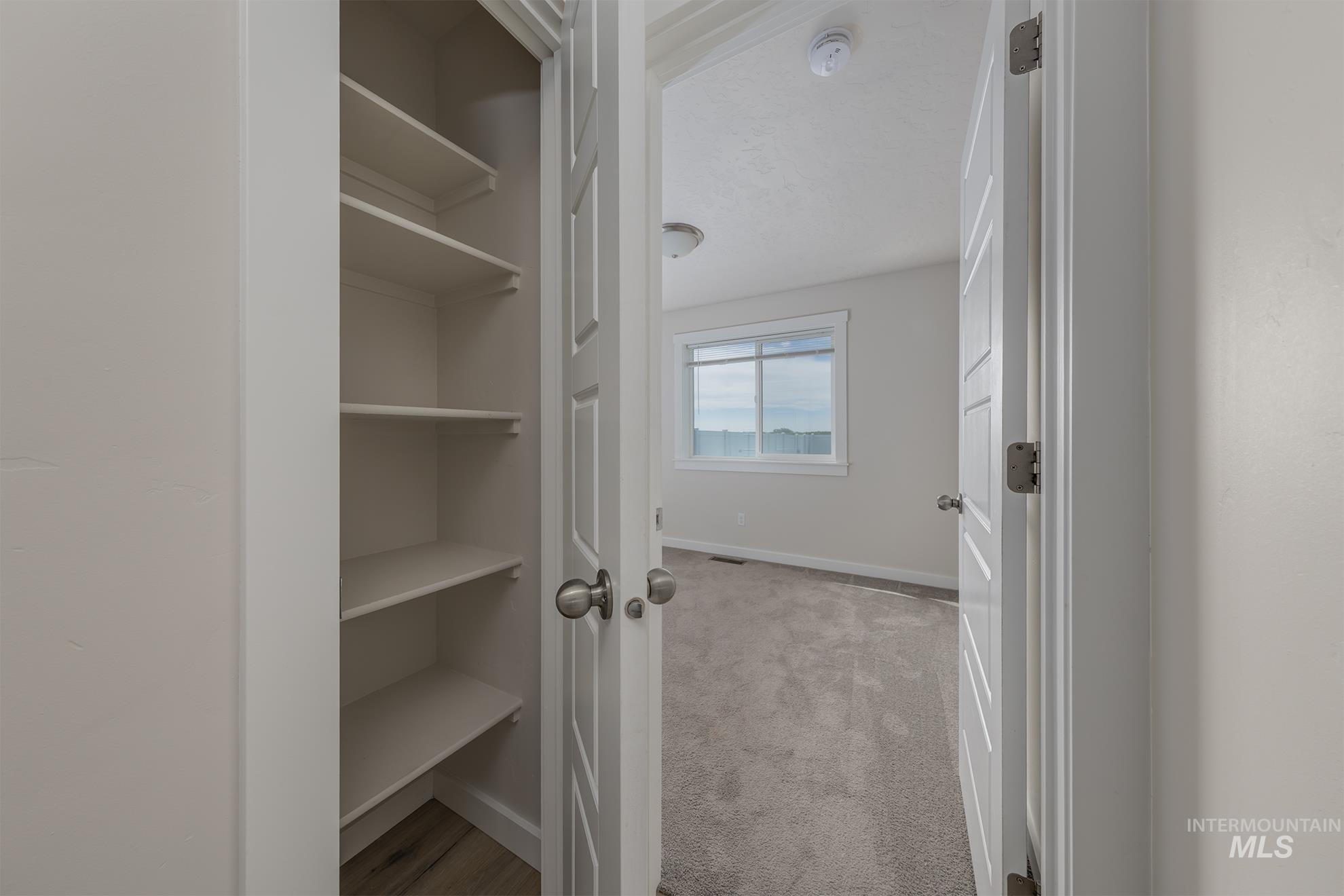 426 Stagecoach Ave Property Photo 22