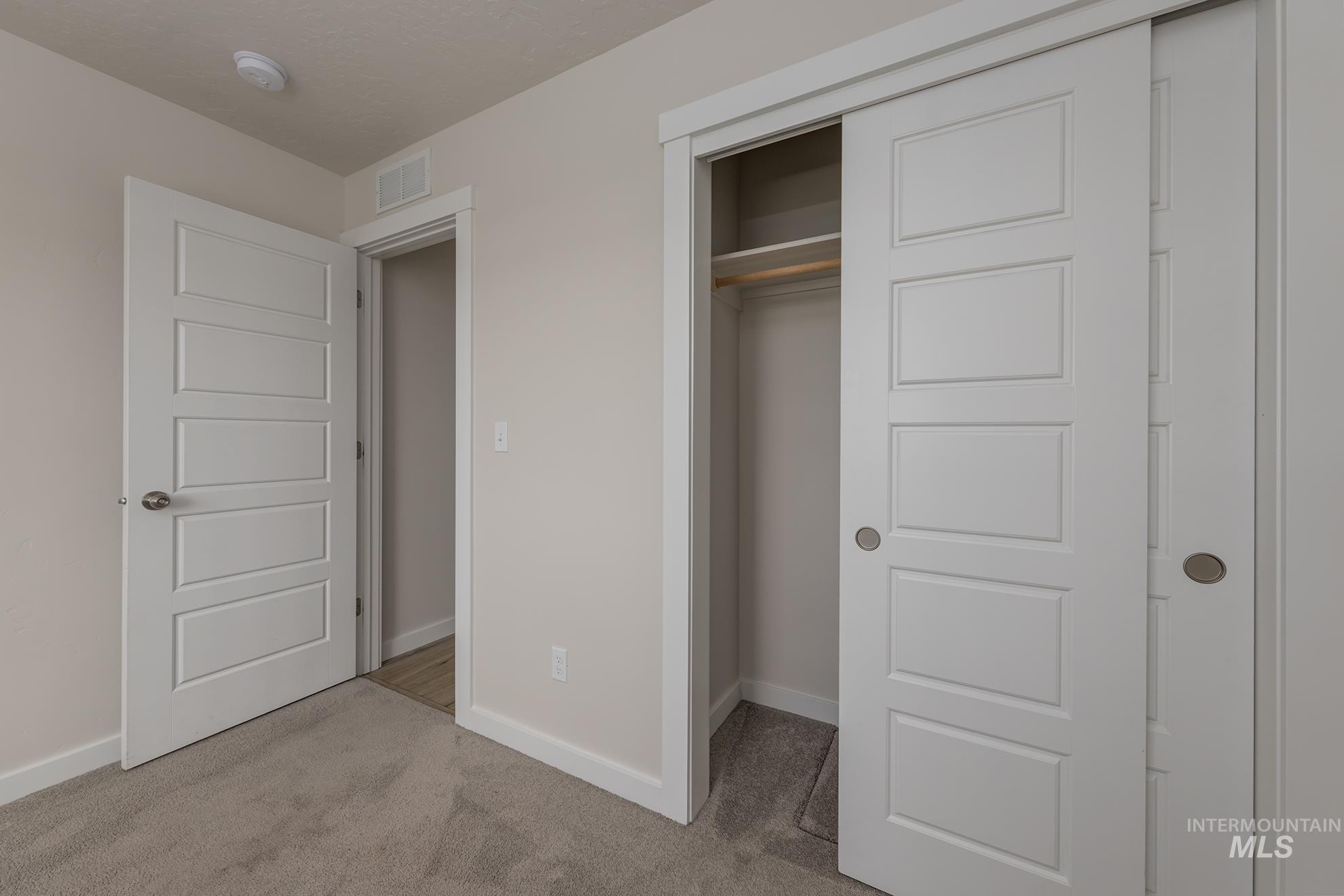 426 Stagecoach Ave Property Photo 24