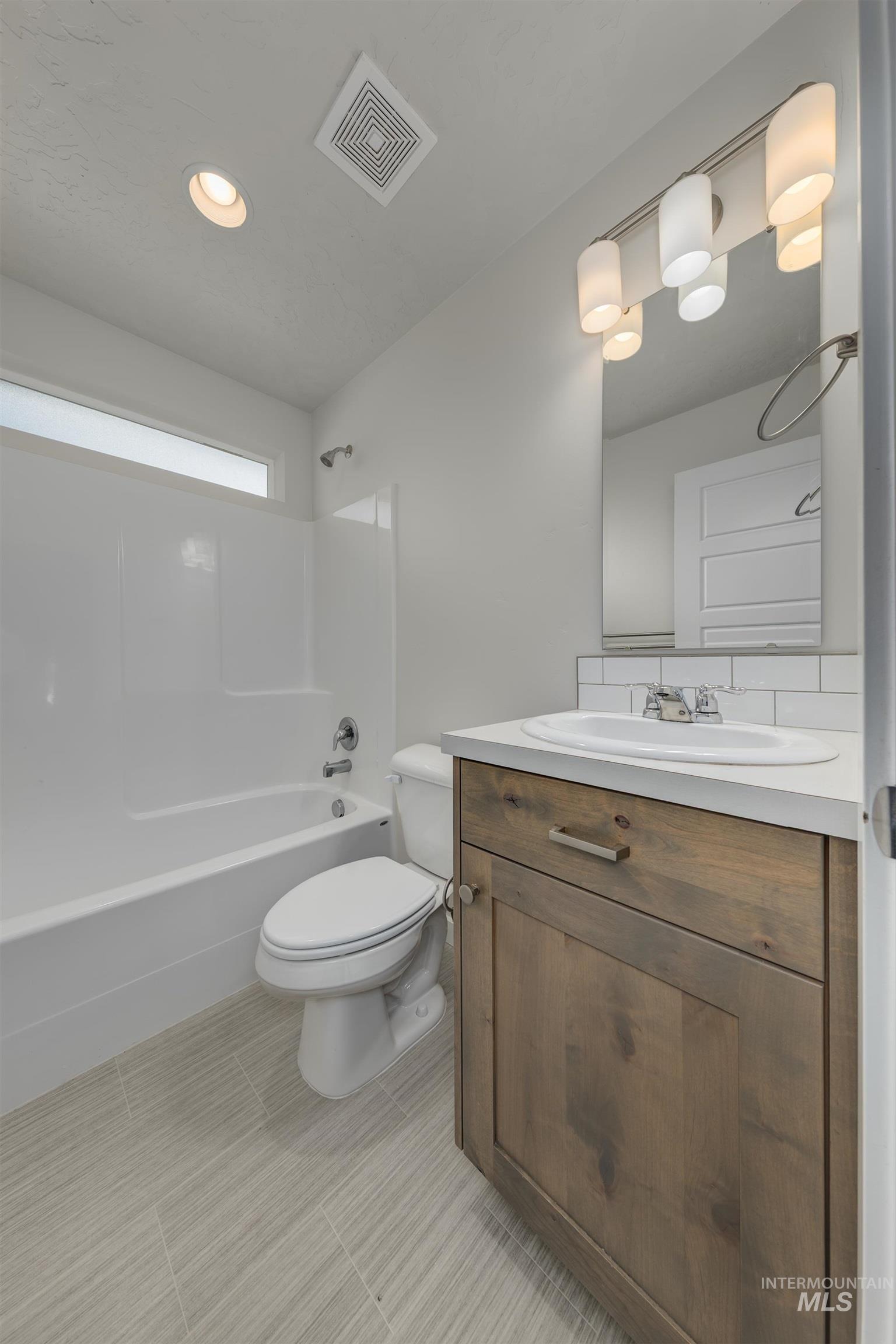 426 Stagecoach Ave Property Photo 25