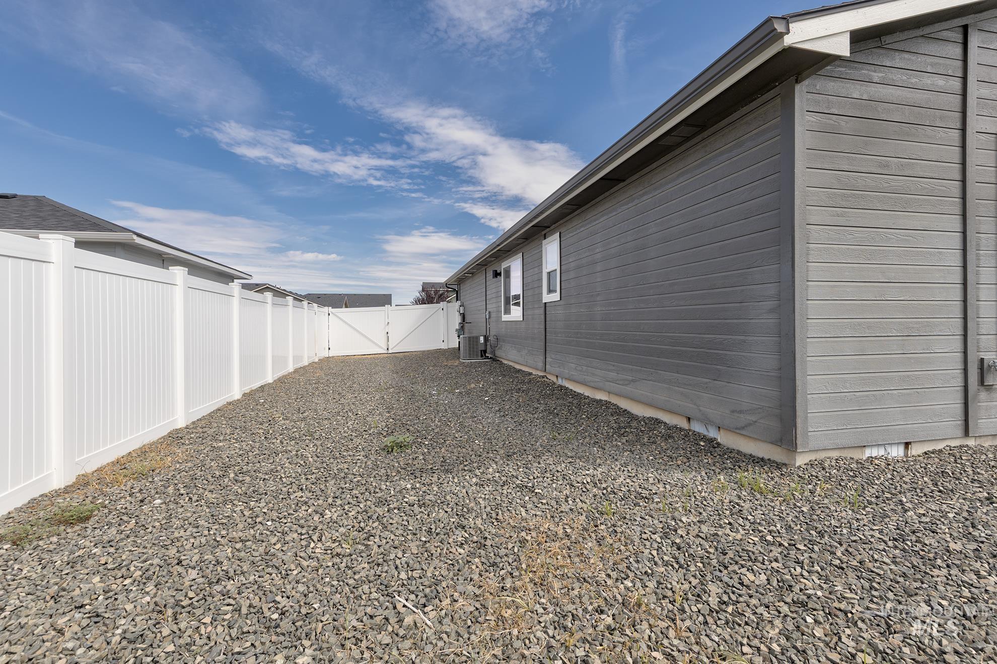 426 Stagecoach Ave Property Photo 31