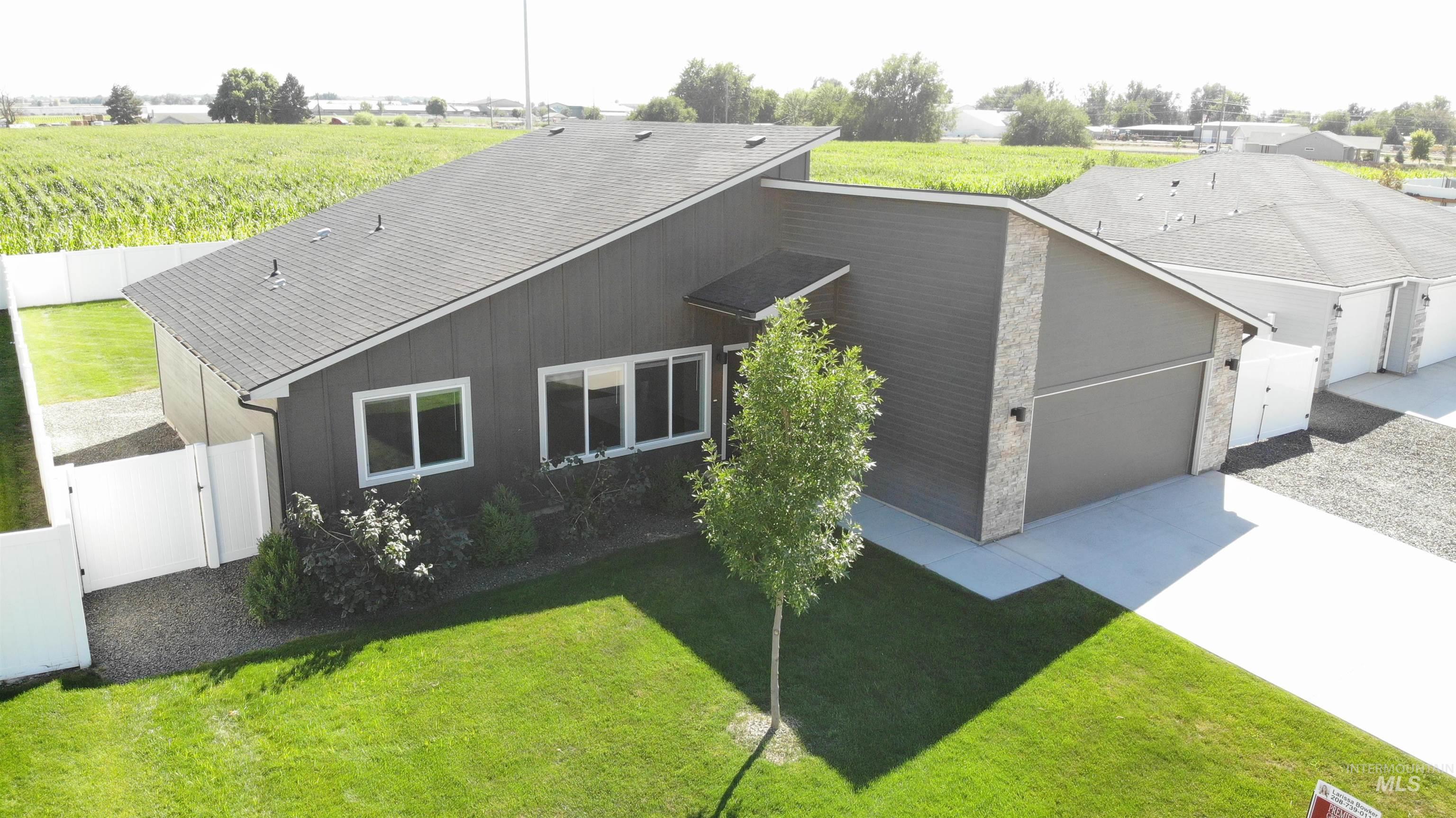 426 Stagecoach Ave Property Photo 38