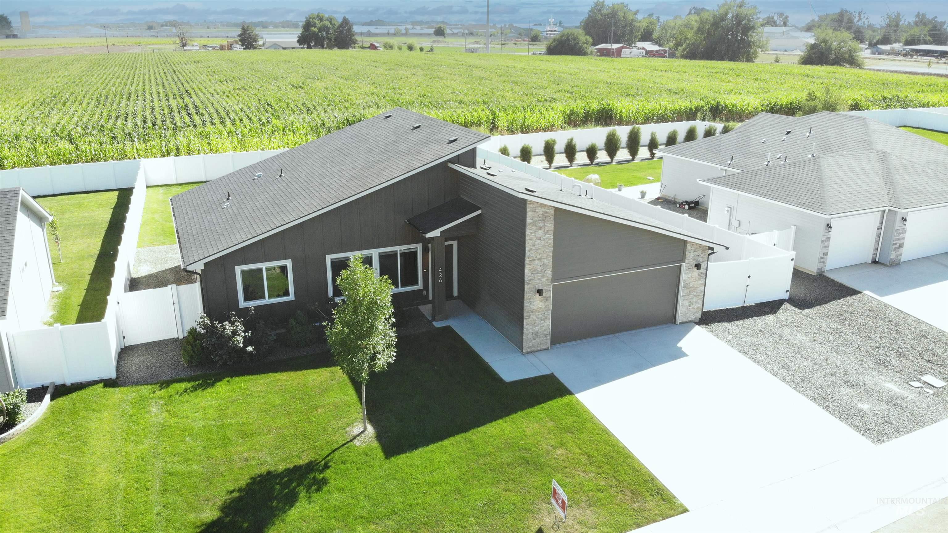 426 Stagecoach Ave Property Photo 39