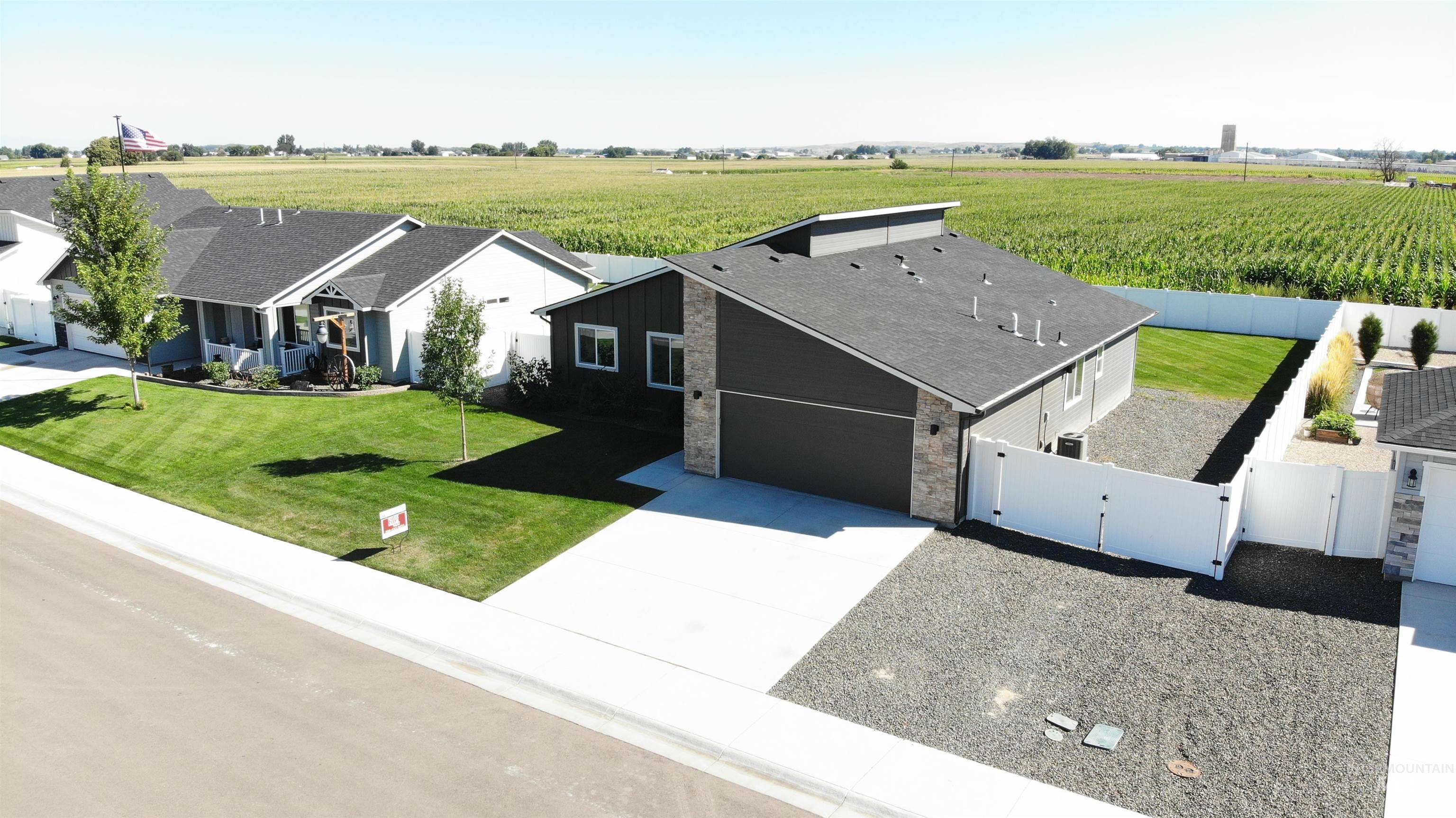 426 Stagecoach Ave Property Photo 40