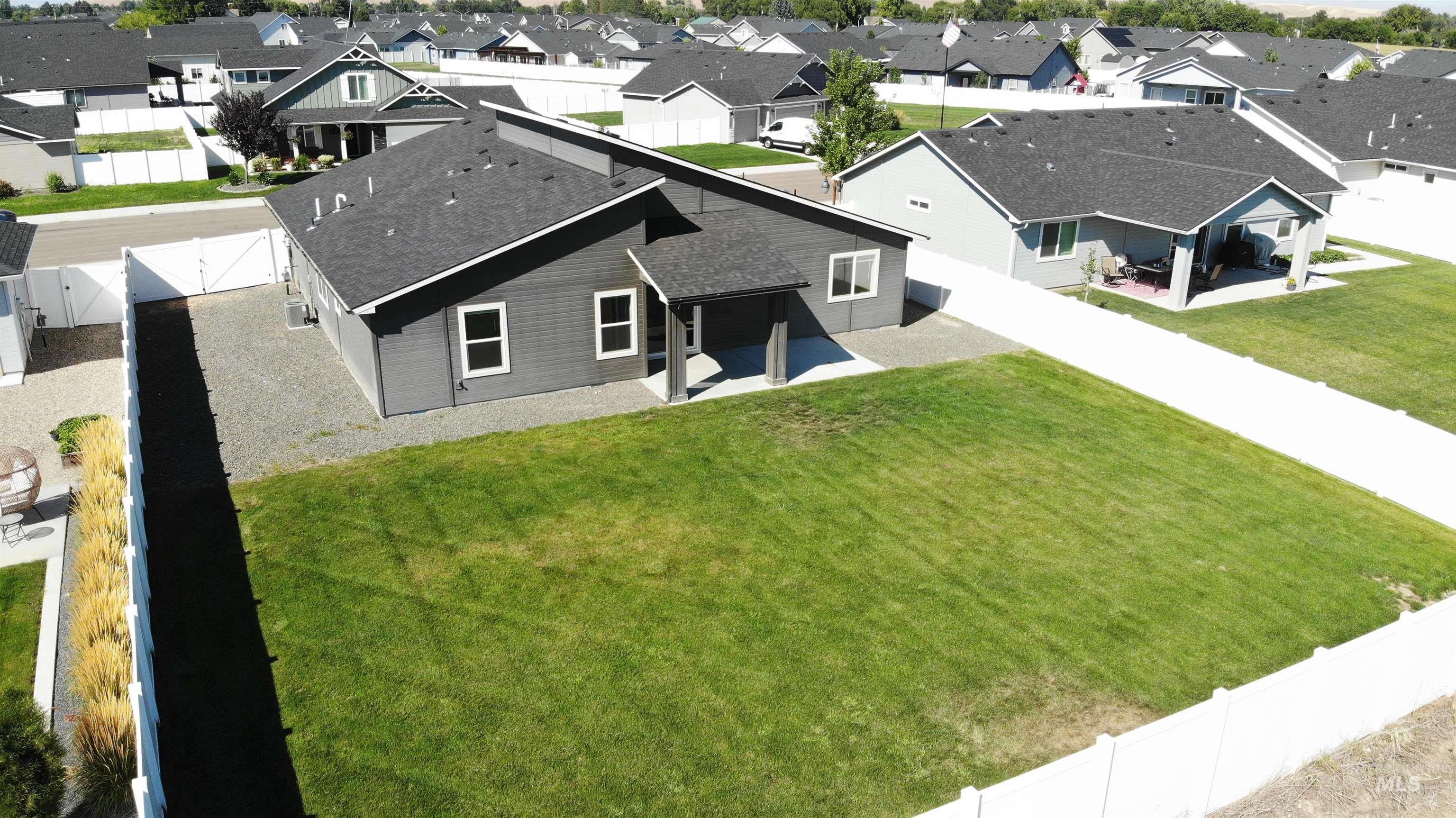 426 Stagecoach Ave Property Photo 41