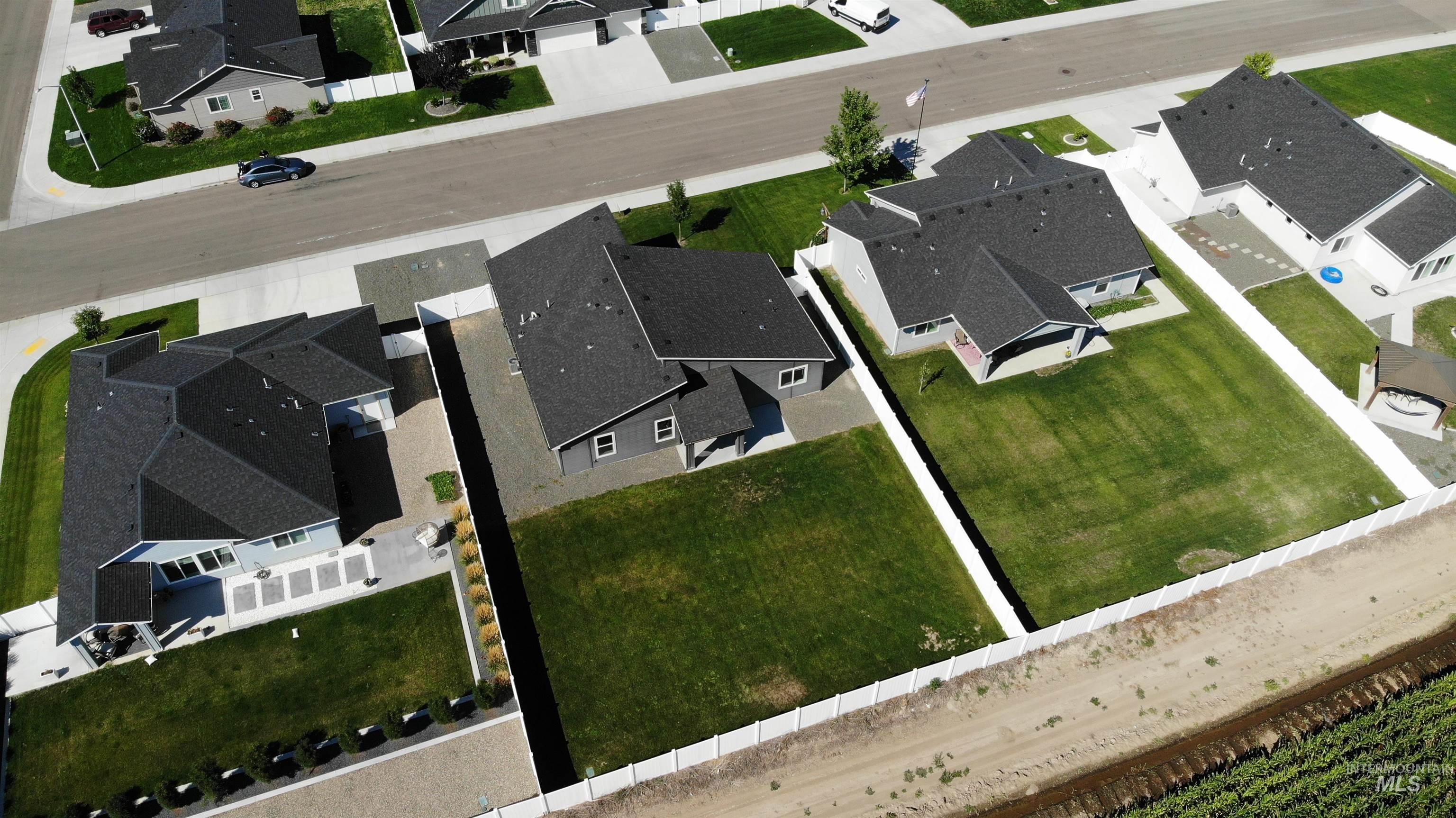 426 Stagecoach Ave Property Photo 43