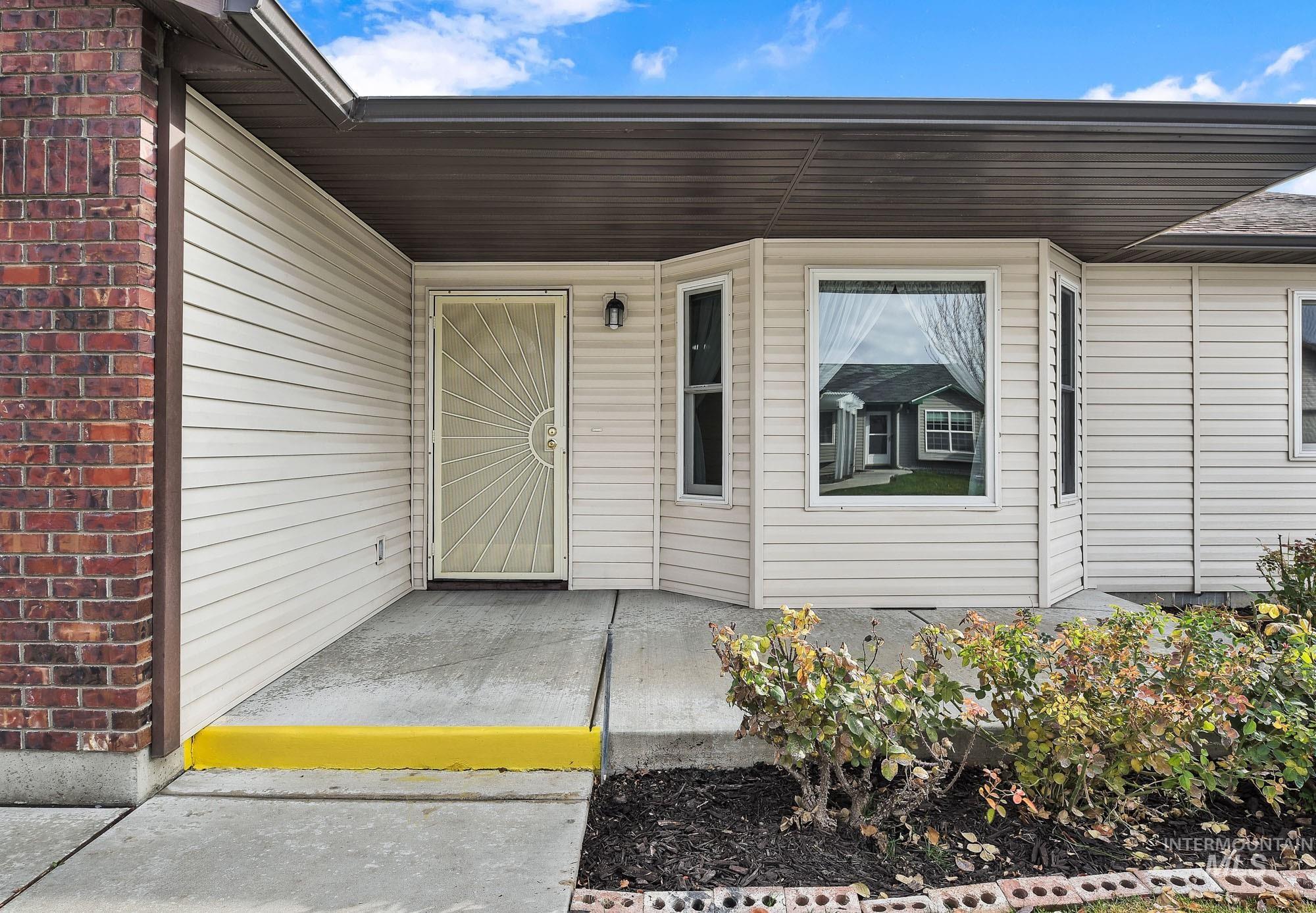 432 N David Frost St Property Photo 2