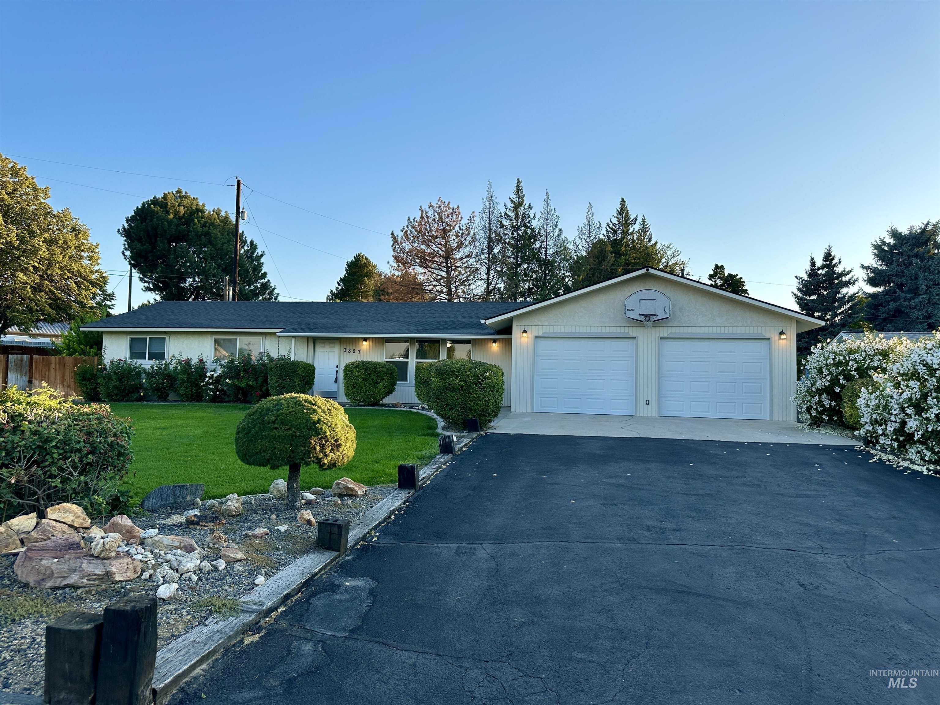 3827 Skyline Dr Property Photo 1