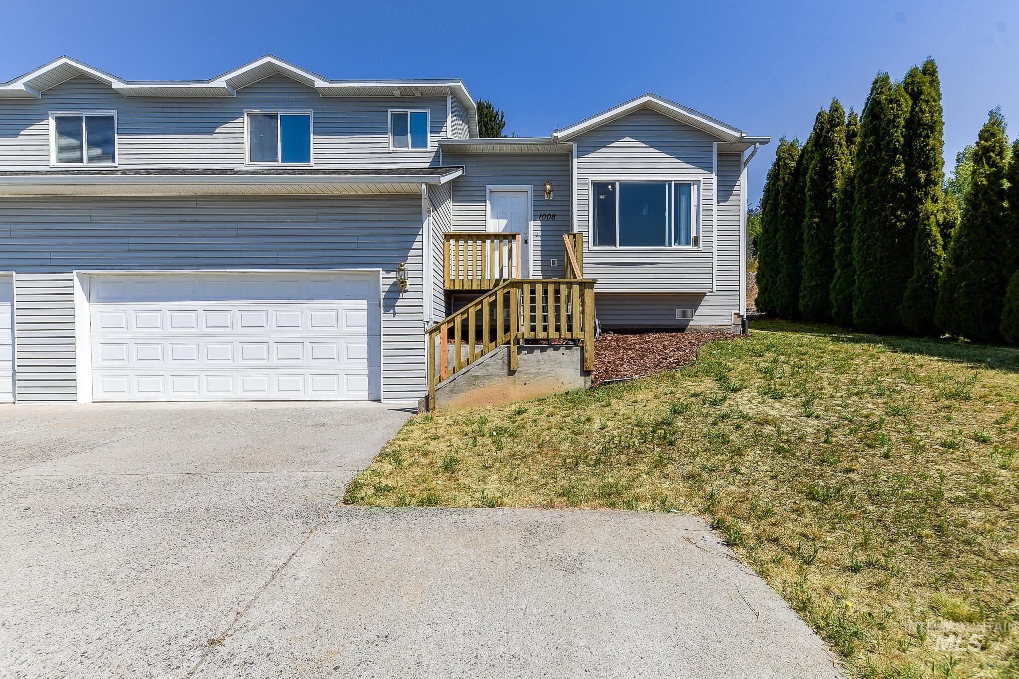 1008 Jefferson Ct Property Photo 1
