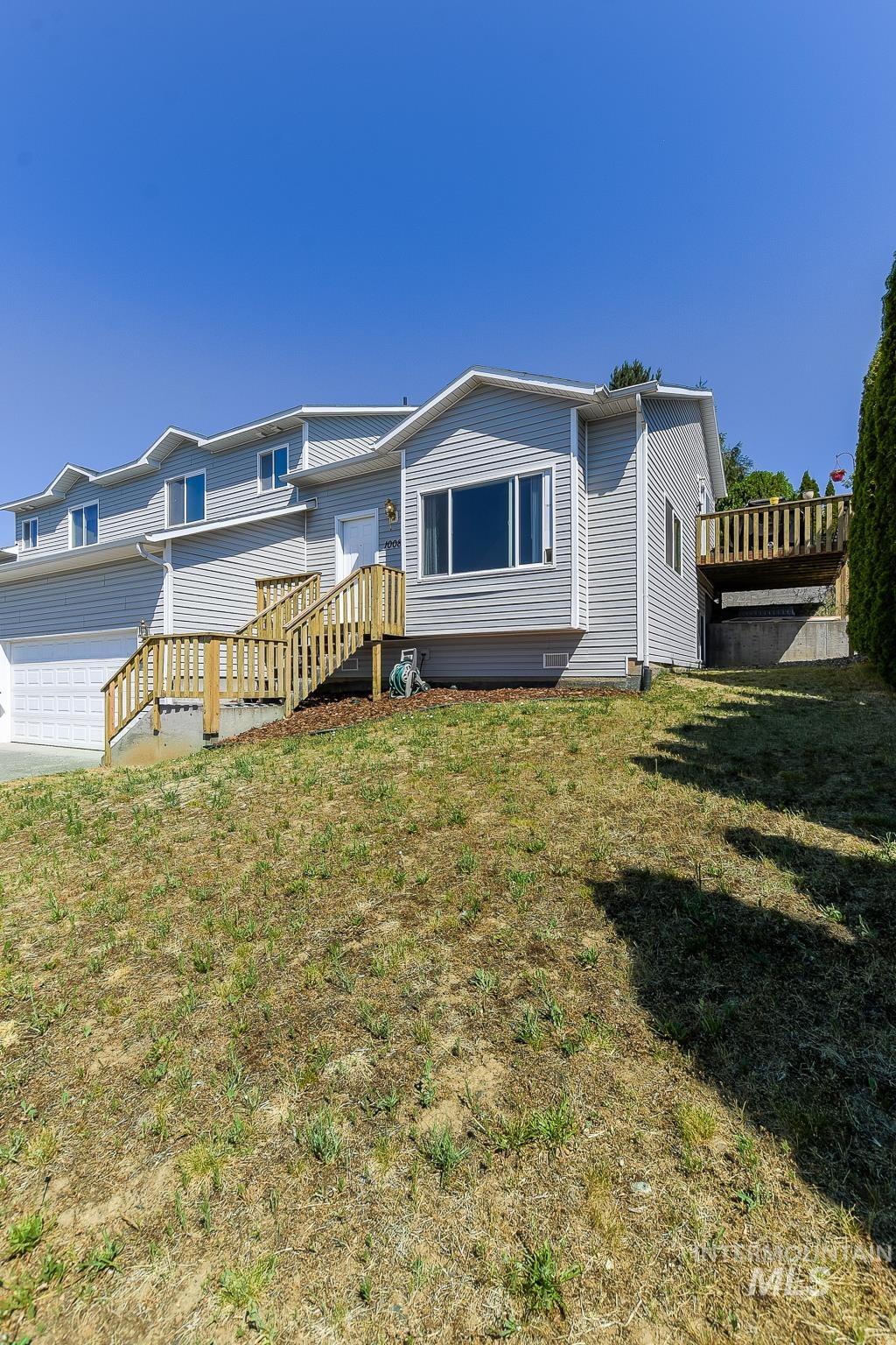 1008 Jefferson Ct Property Photo 3